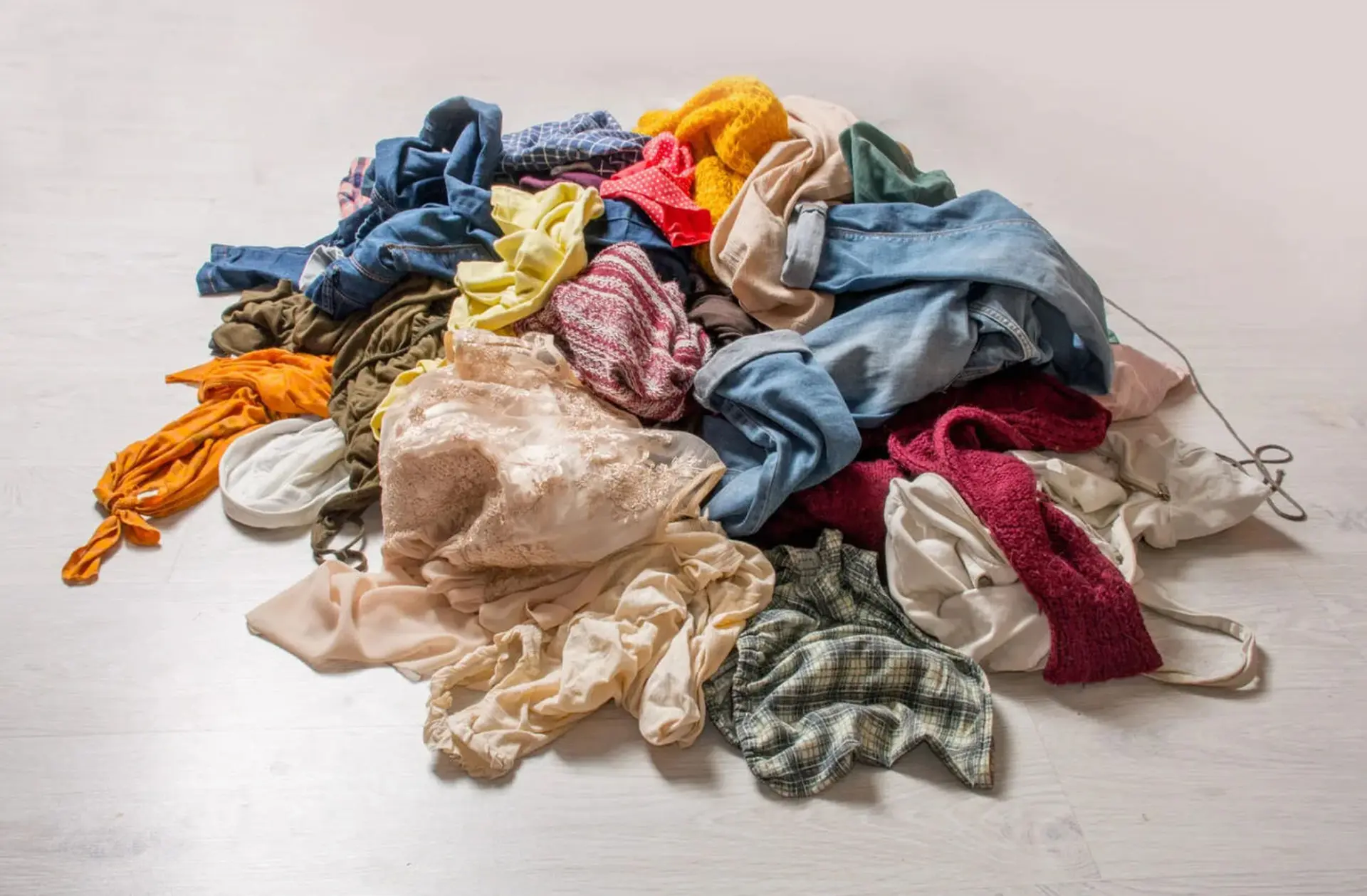 Top lợi ích bất ngờ khi sử dụng vải recycle trong may mặc, thiết kế và cuộc sống hàng ngày