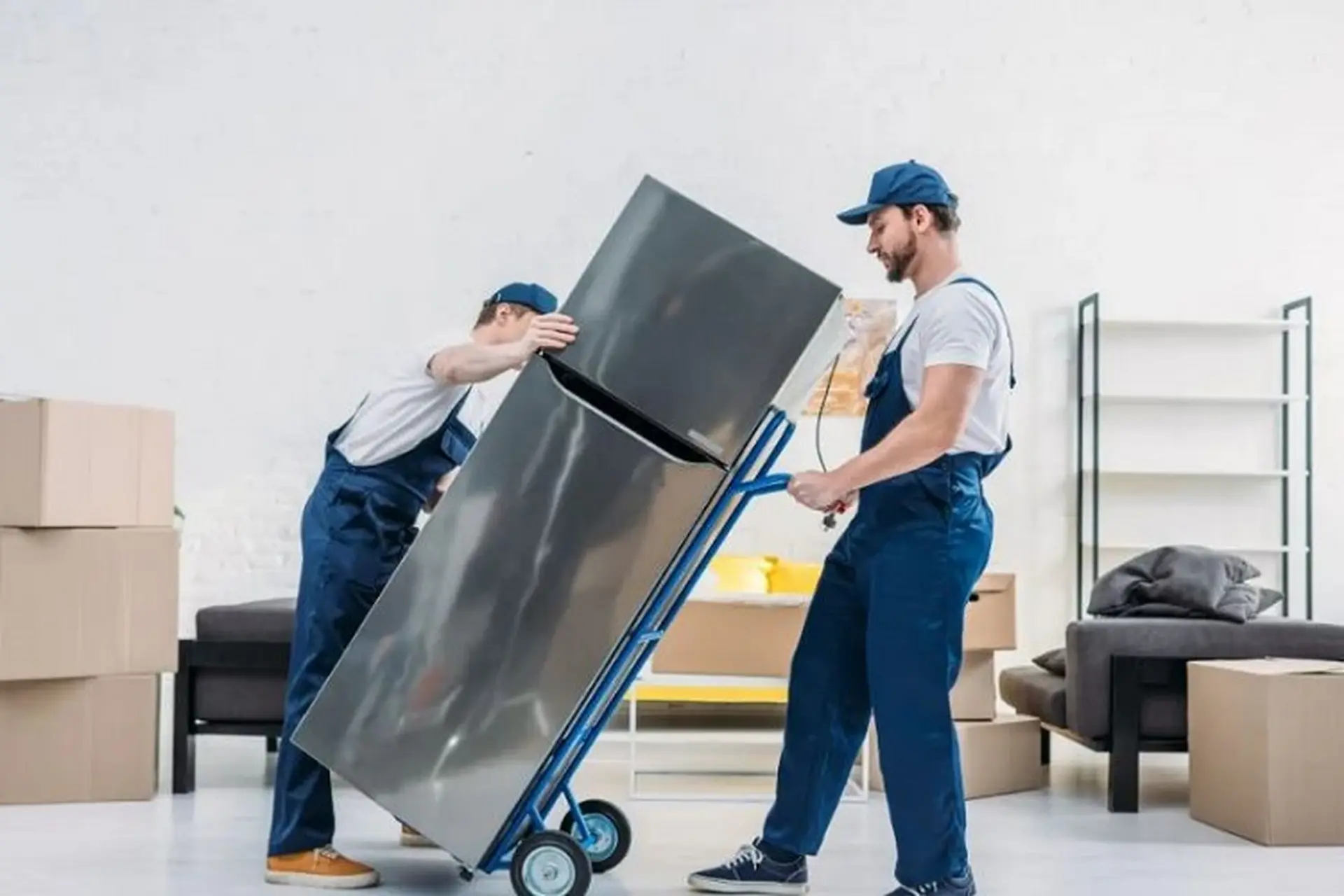Nên vận chuyển tủ lạnh bằng phương tiện gì? Cách thực hiện đúng chuẩn, an toàn