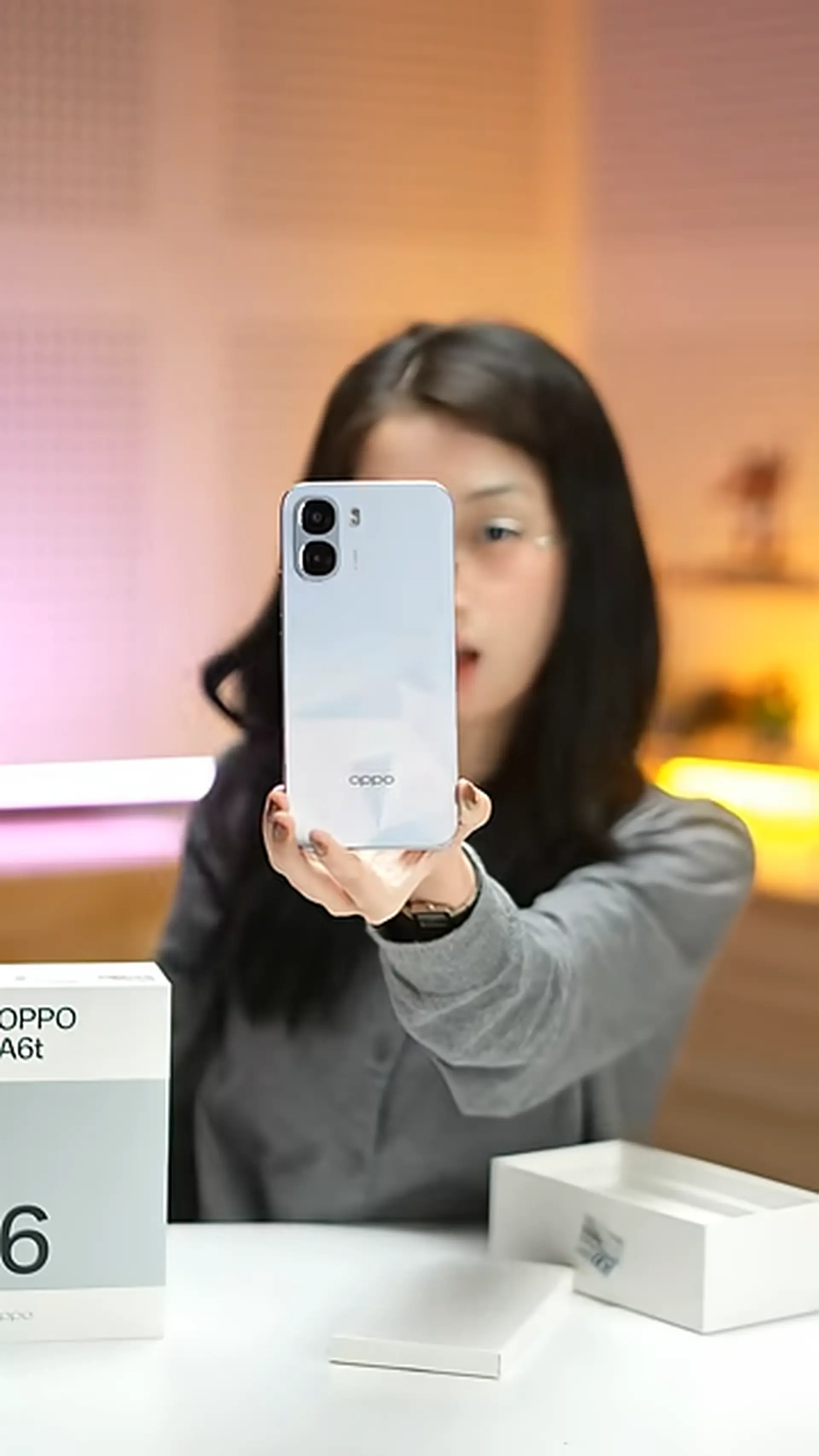 Unboxing OPPO A6T - Lựa chọn quốc dân cho nhu cầu hằng ngày