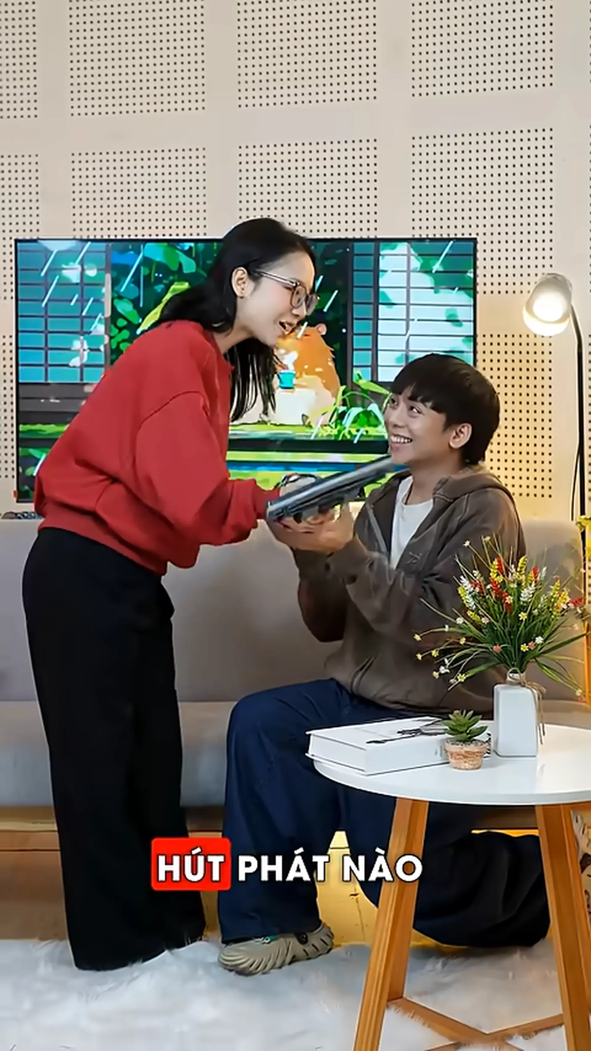 Nhà nhìn sạch nhưng bụi đầy - Máy hút bụi cứu nguy