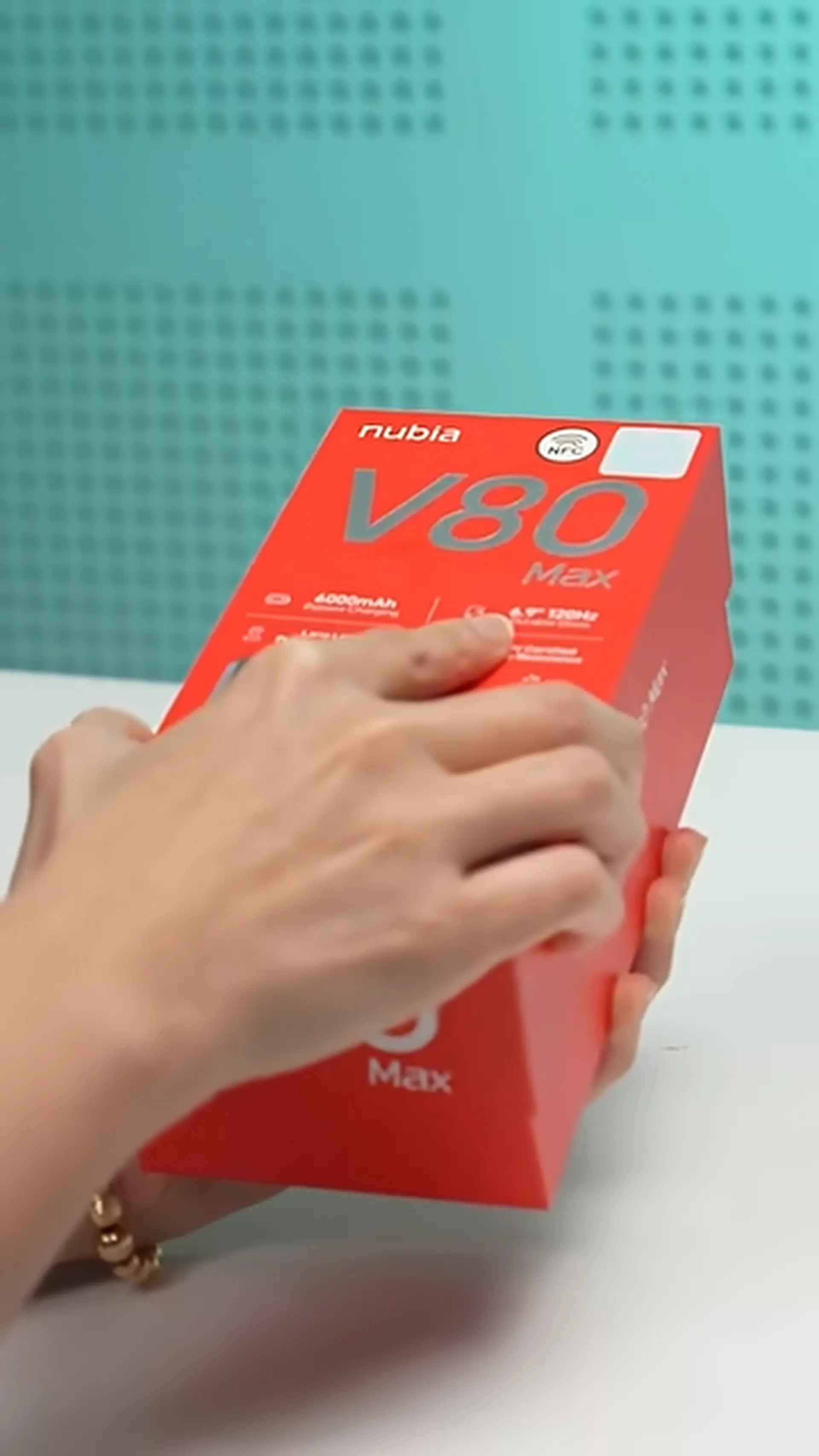 Unbox Nubia V80 Max - Màn to, pin trâu, tối ưu chi phí