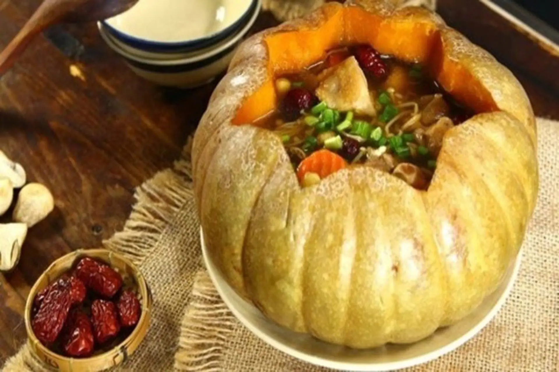 Canh Vịt Hầm Bí Đỏ Thơm Bùi