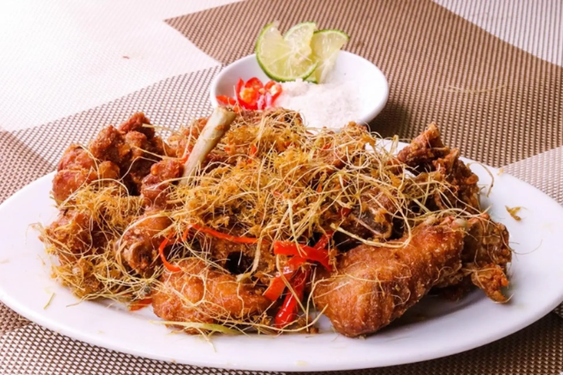 Dễ dàng làm món vịt rang muối giòn rụm, thơm ngon tại nhà chỉ với vài bước đơn giản!