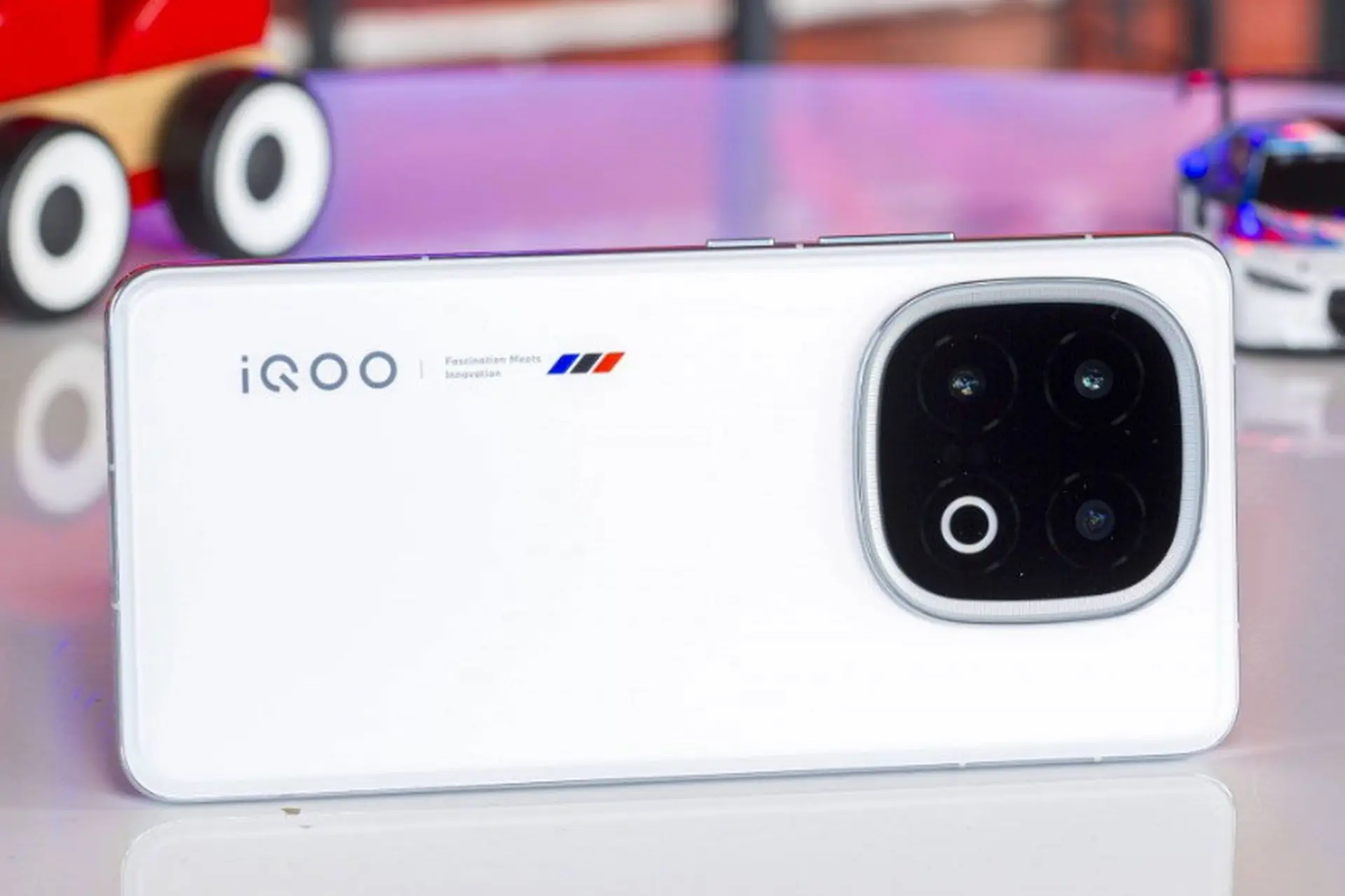 Đánh giá vivo iQOO 13: Smartphone cao cấp dành cho game thủ và người dùng yêu công nghệ