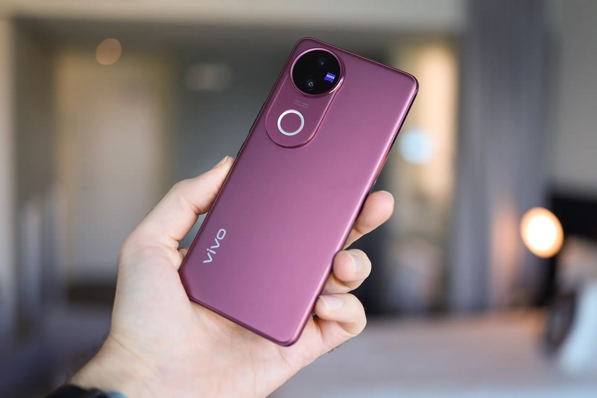 Đánh giá chi tiết Vivo V50: Bước tiến mới của Vivo trong phân khúc smartphone tầm trung