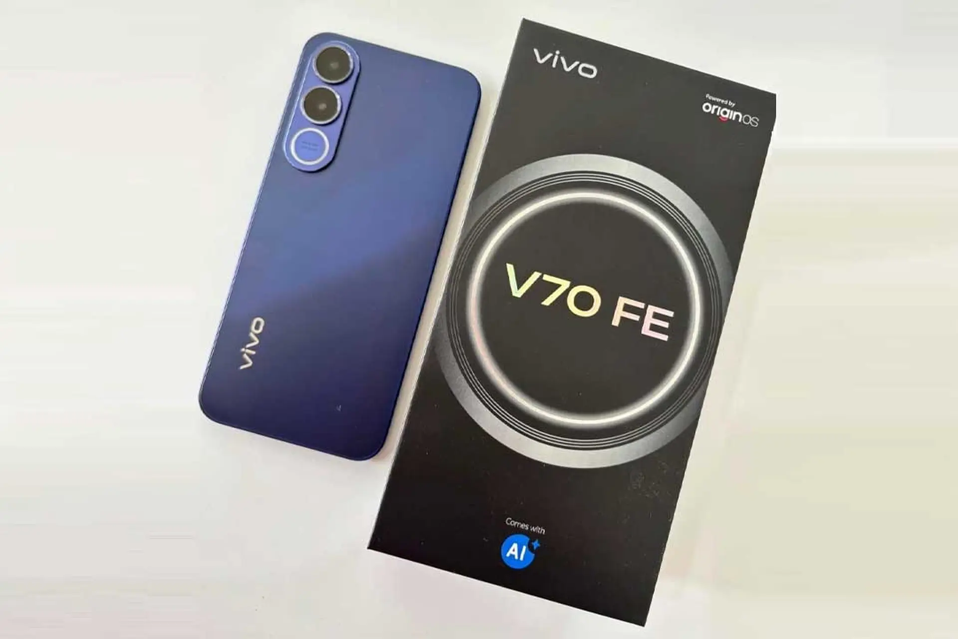 vivo V70 FE rò rỉ poster quảng cáo, hé lộ camera 200 MP và pin 7.000 mAh