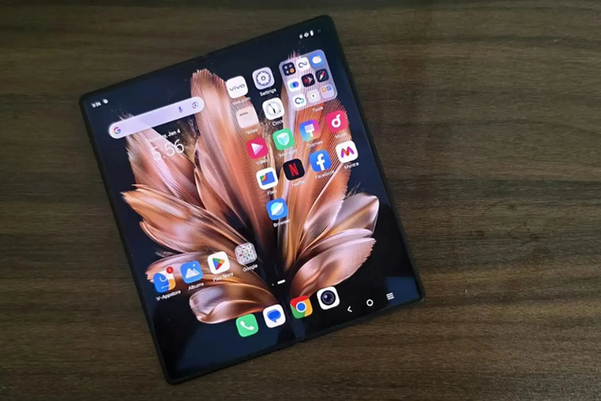 vivo X Fold5 lộ cấu hình: chỉ một bản, mỏng hơn, pin lớn hơn