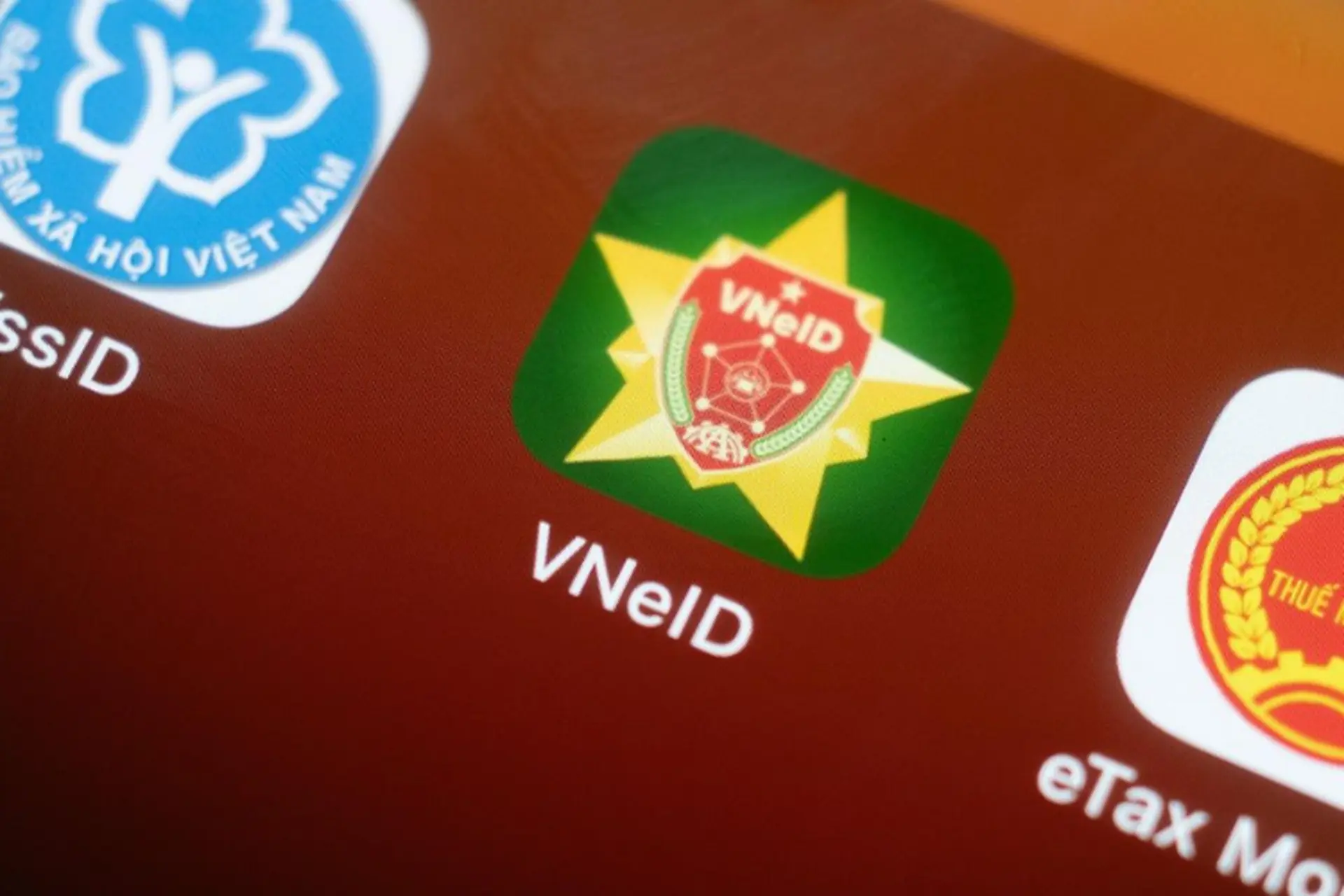 VNeID 2.2.8 ra mắt: Bổ sung phản ánh lừa đảo, cập nhật thông tin tạm trú và nhiều tiện ích khác
