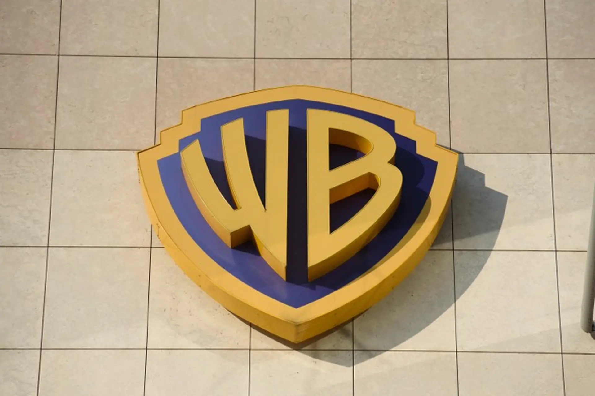 Warner Bros. Discovery lại trở về như cũ là Warner Bros. và Discovery
