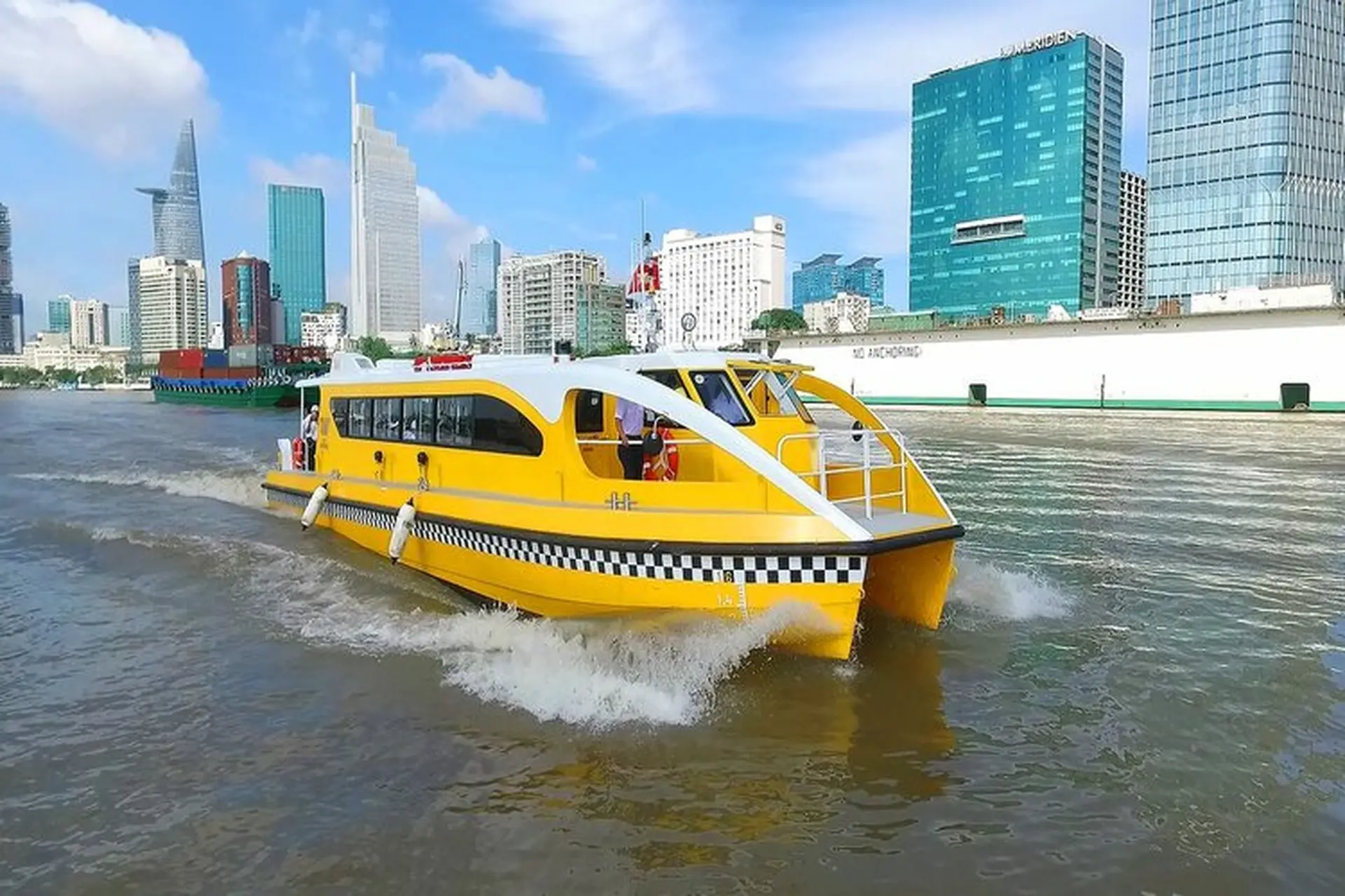 Water Bus: Trải nghiệm du lịch trên sông Sài Gòn mới lạ, hấp dẫn