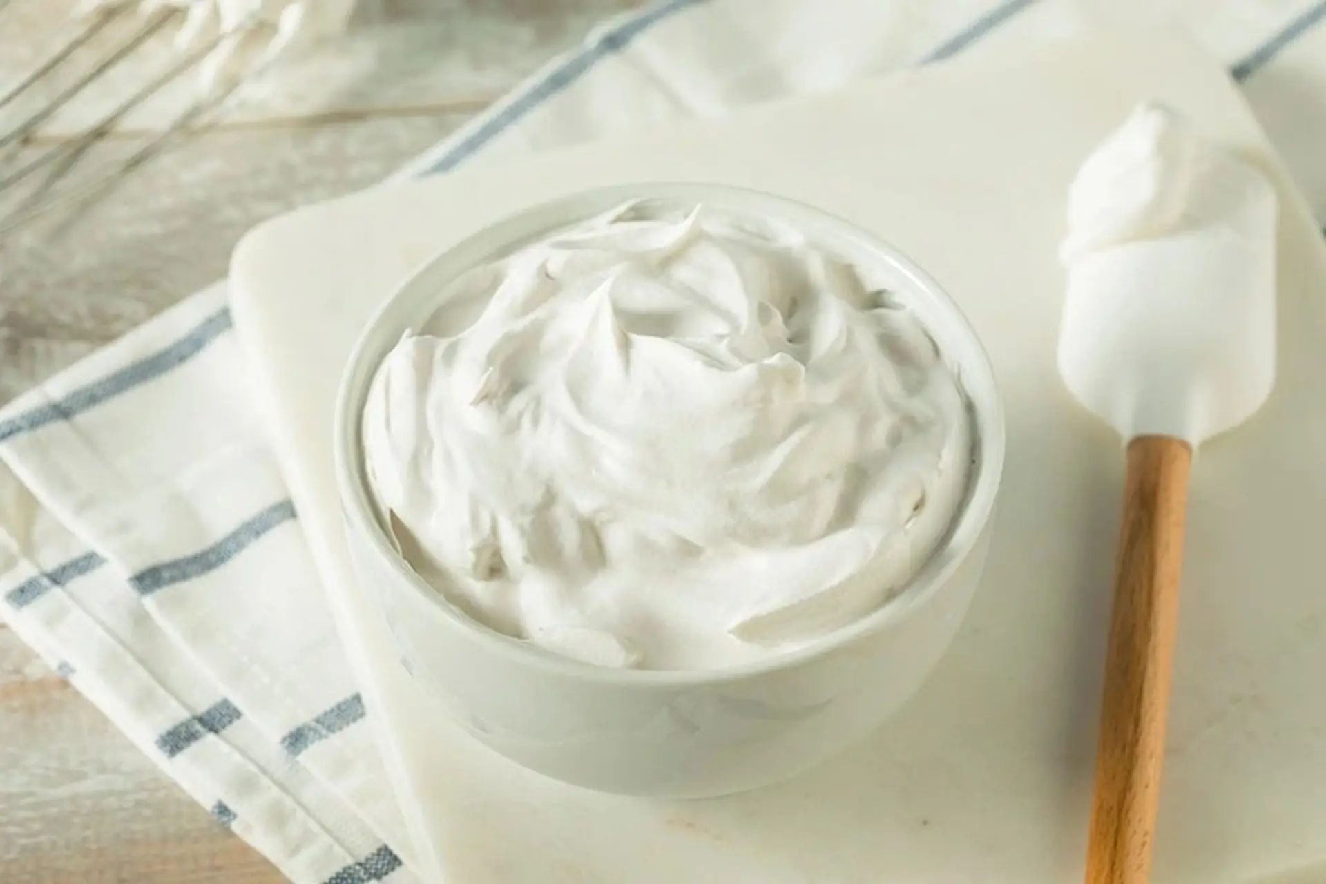 Khám phá whipping cream làm món gì ngon? Gợi ý 8 món siêu hấp dẫn từ whipping cream