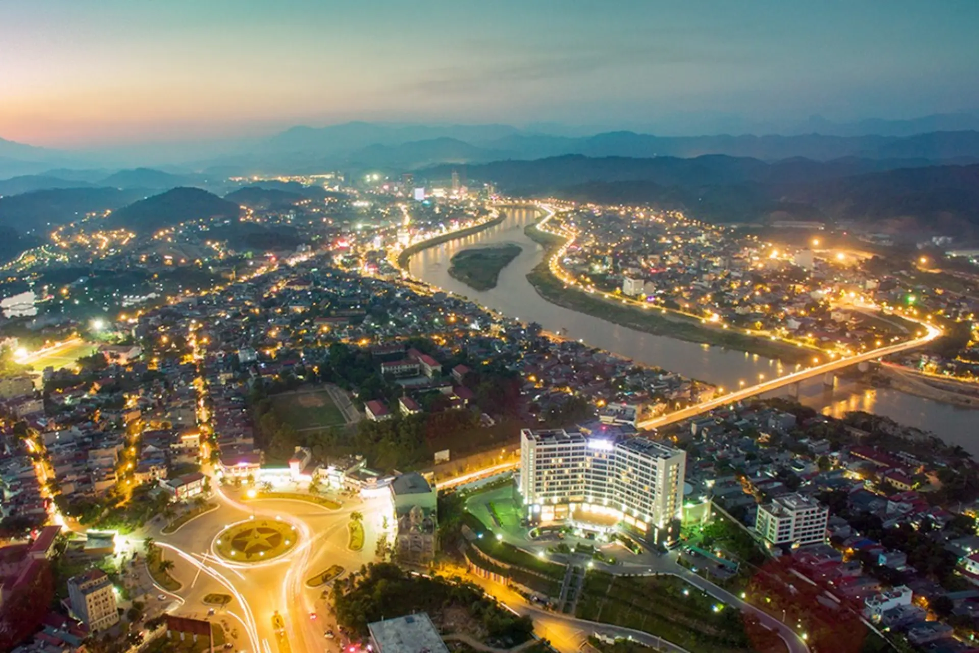 Hướng dẫn tra cứu nhanh 99 xã, phường mới của Lào Cai