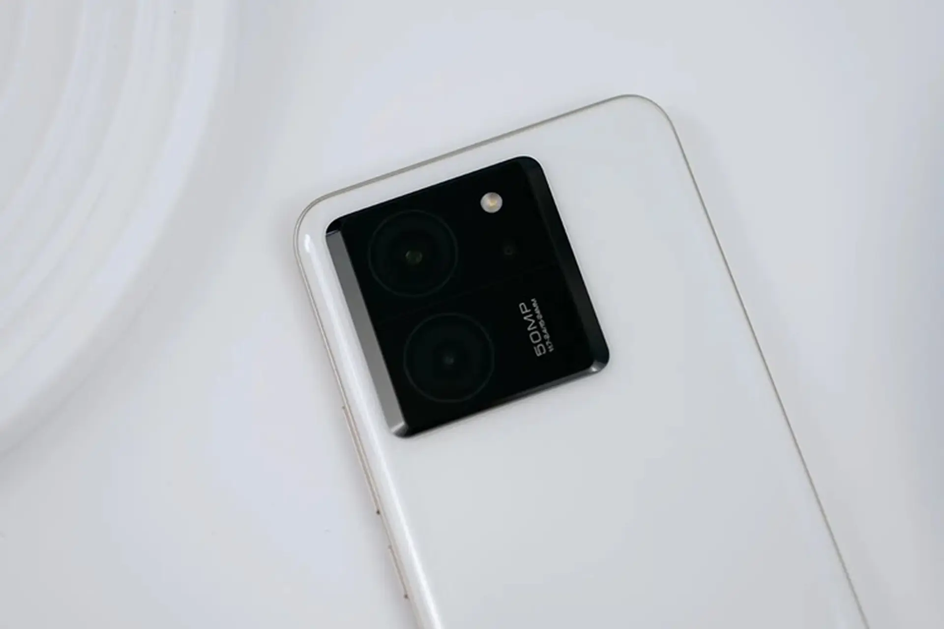 Xiaomi 14T Pro bản toàn cầu xuất hiện trên Geekbench, thông tin về chipset được tiết lộ