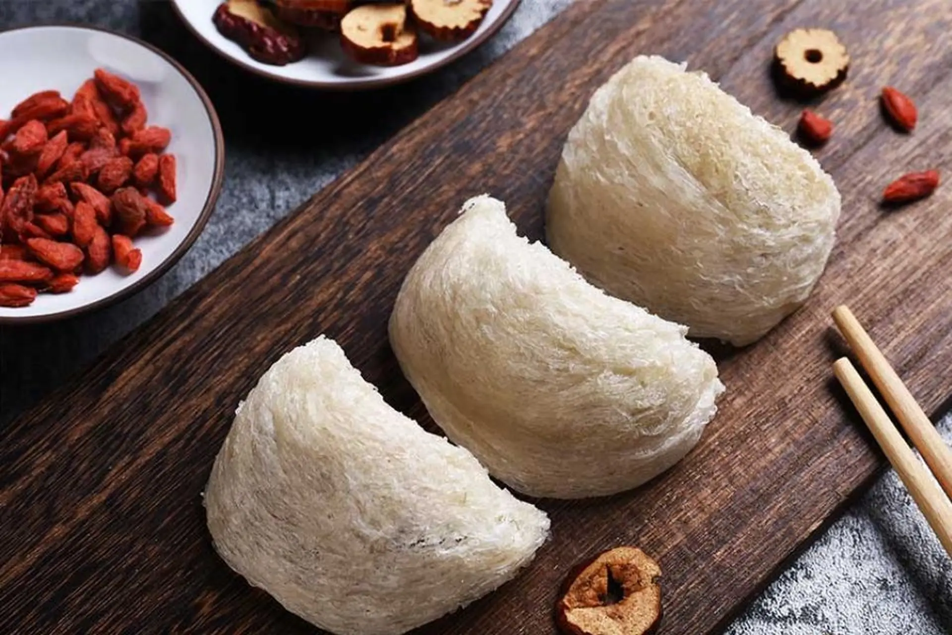 Khám phá cách làm món yến chưng táo đỏ kỷ tử, món ăn tăng cường sức khỏe và sức đề kháng