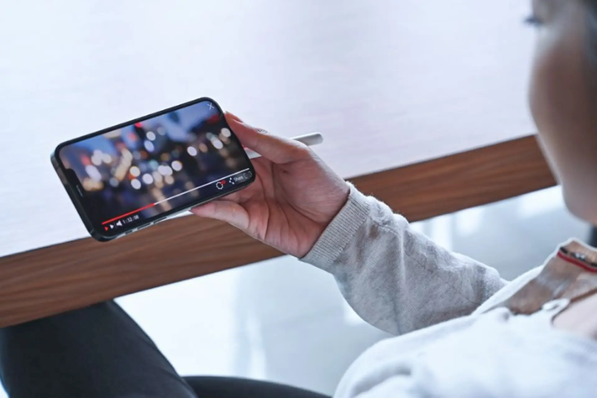 YouTube sử dụng bao nhiêu data? Làm sao để tiết kiệm dung lượng khi xem video?