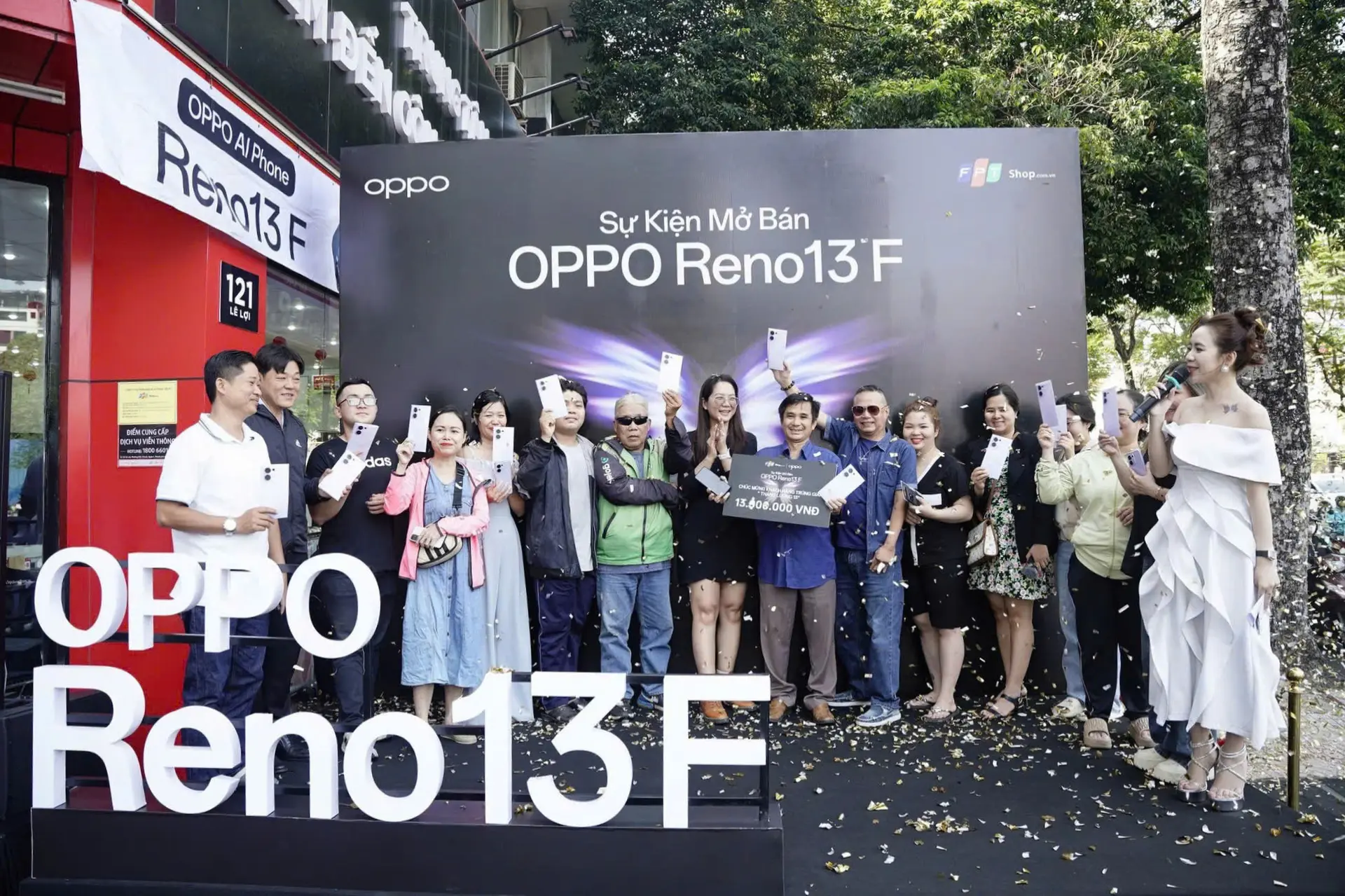 Nhìn lại toàn cảnh sự kiện trong ngày mở bán OPPO Reno13 F tại FPT Shop