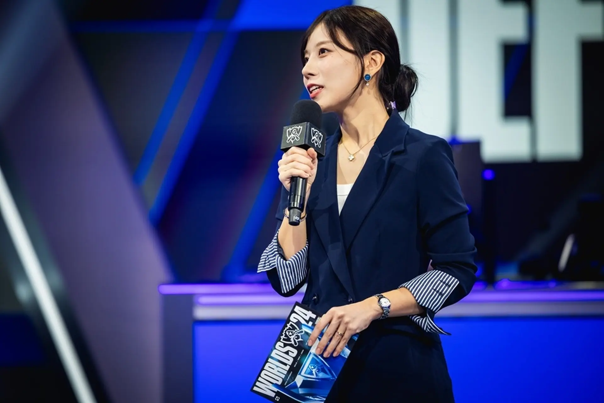 Zeetwo LoL là ai: Hành trình từ phiên dịch viên trở thành biểu tượng của giải đấu LCK