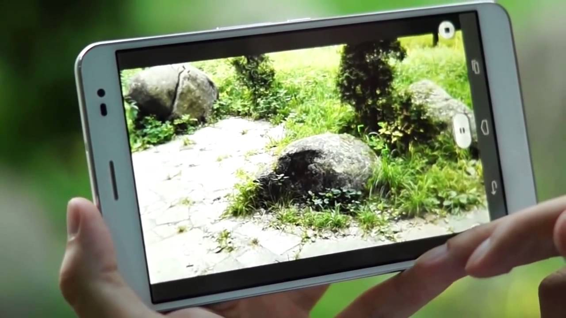 Máy tính bảng mỏng nhất của Huawei - MediaPad X2 có làm nên cơm nên cháo