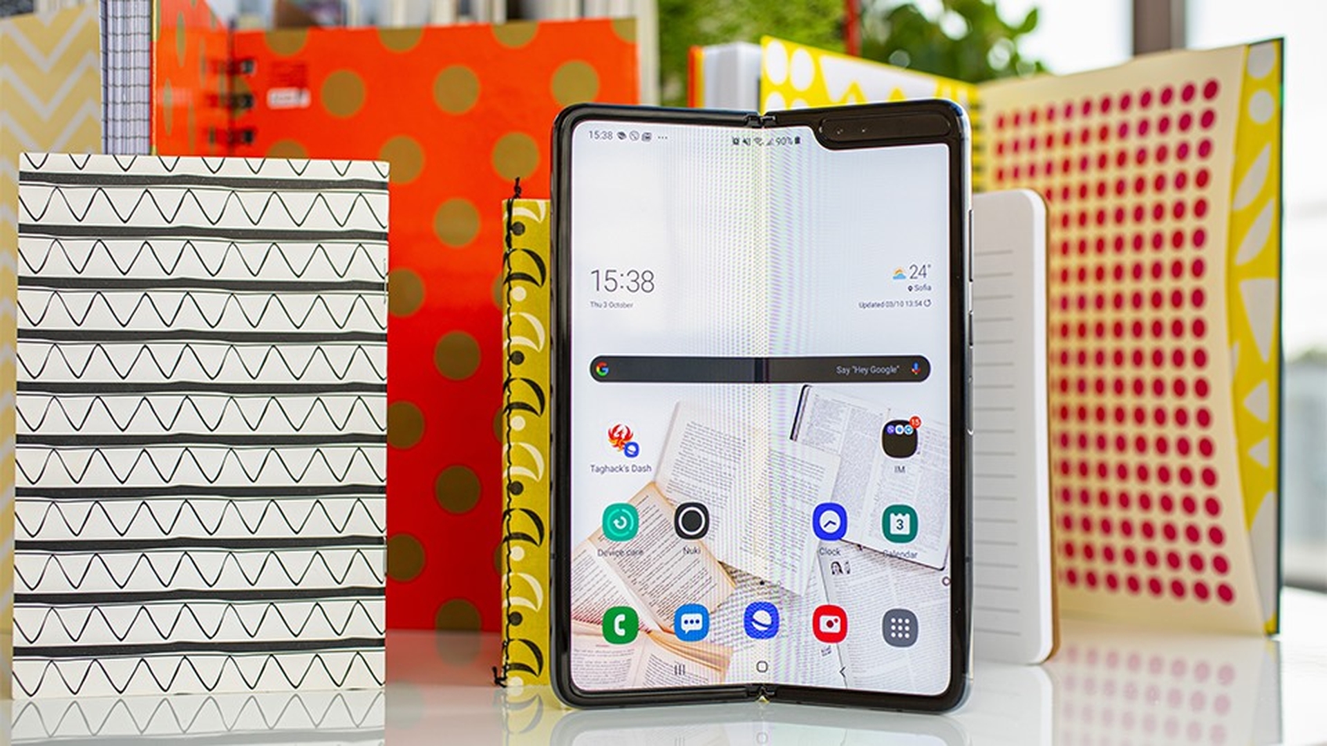 Đánh giá thiết kế Samsung Galaxy Fold: cách mạng của ngành smartphone