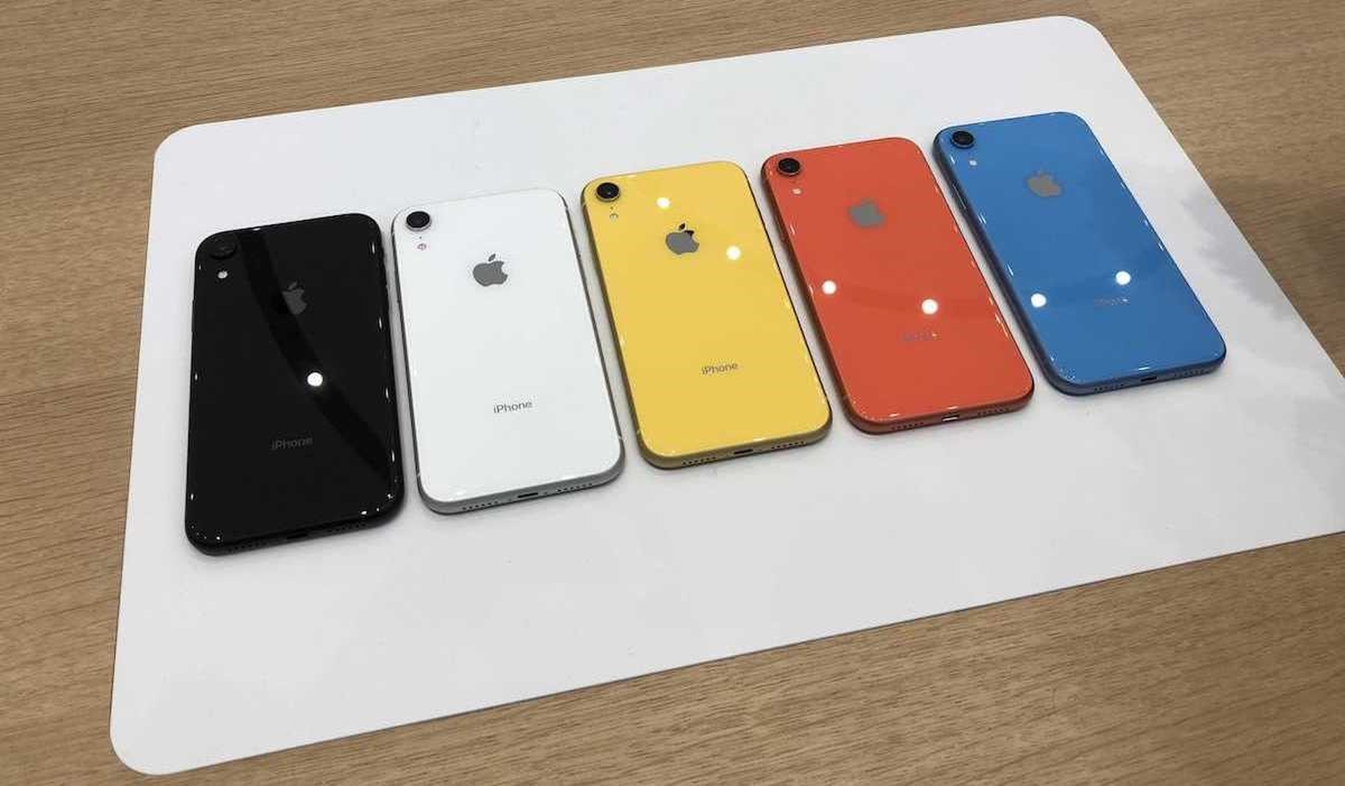 iPhone XR là smartphone bán chạy nhất tại Anh