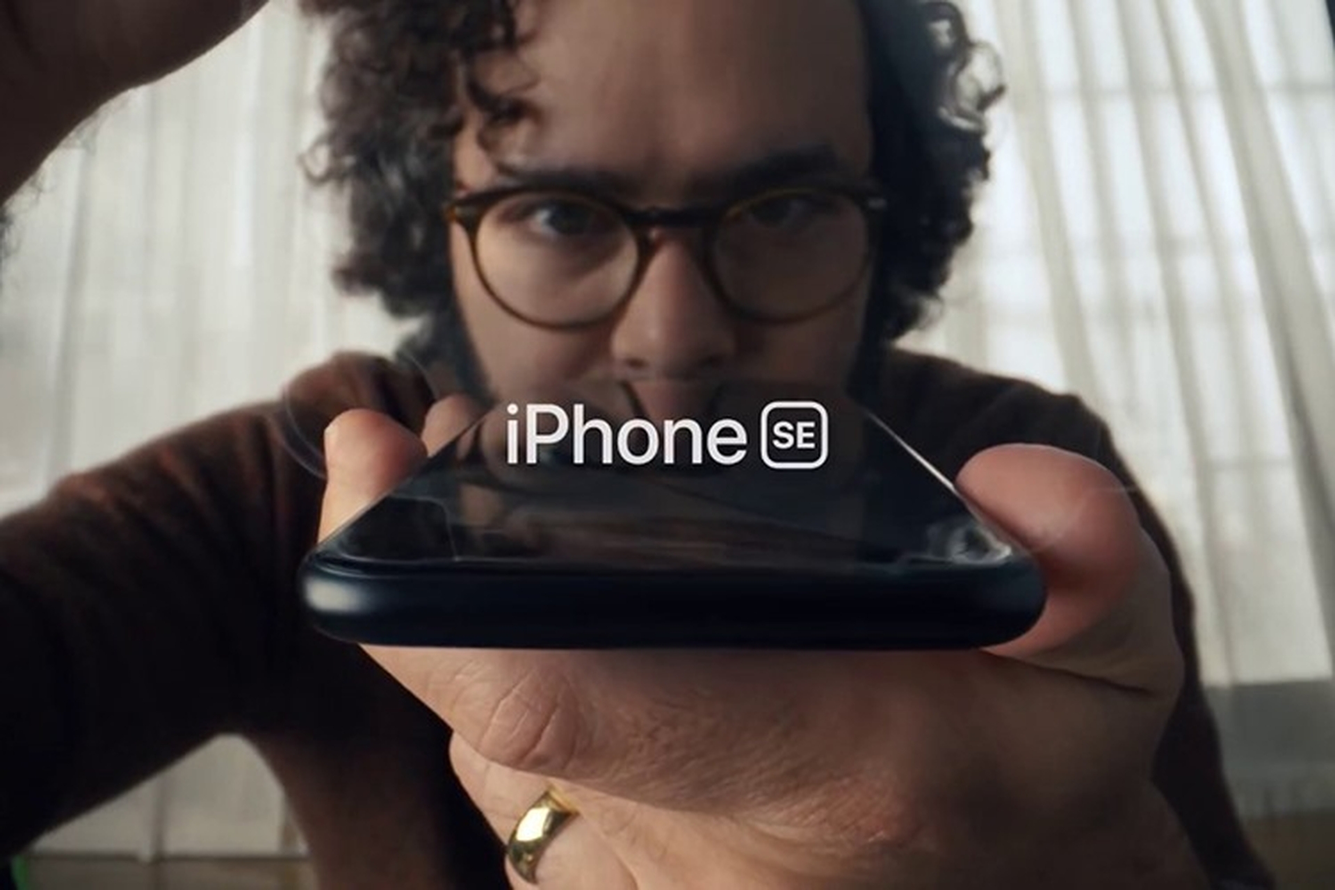 Apple chia sẻ video quảng cáo đầu tiên về iPhone SE 2020