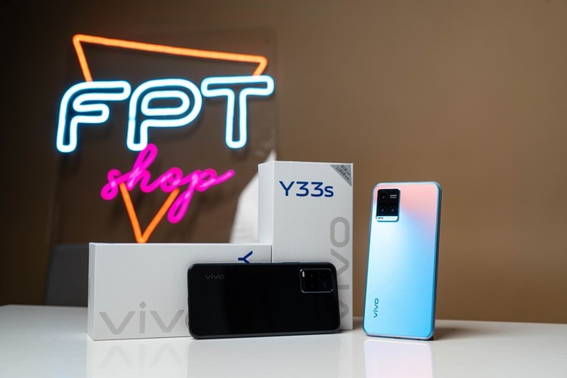 vivo Y33s chính thức mở bán tại FPT Shop, giá sốc nhưng vẫn kèm theo ưu đãi