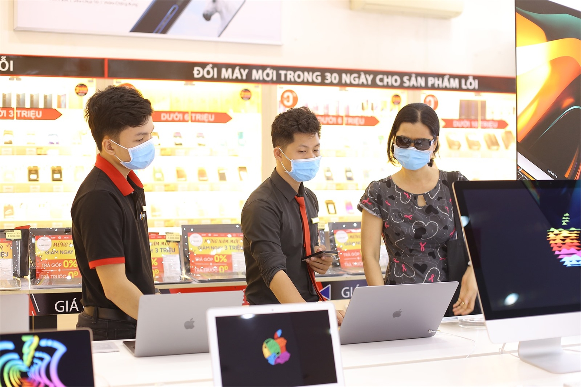 FPT Shop cài đặt laptop từ xa, hỗ trợ tối đa trong mùa dịch Covid-19