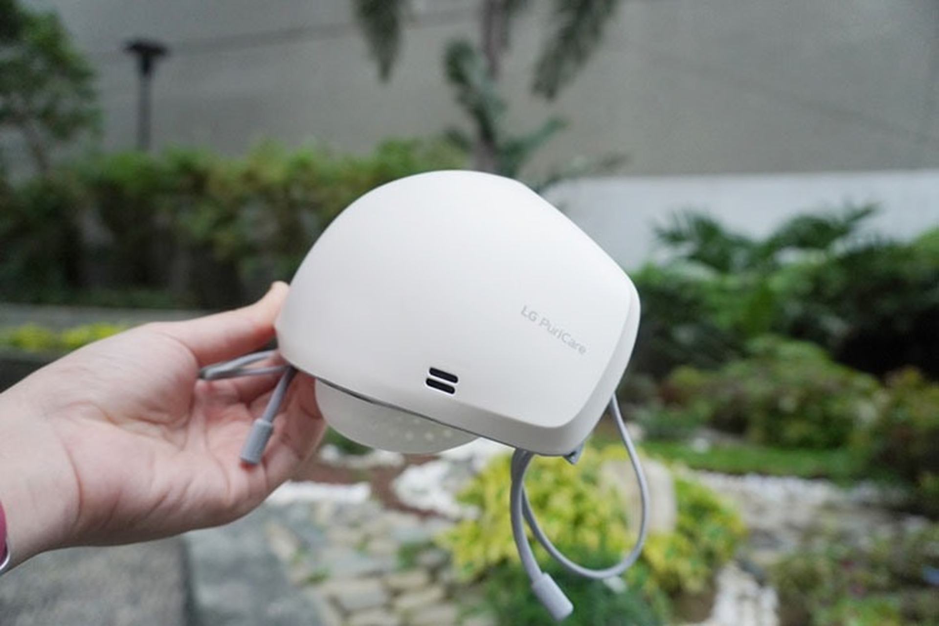 Trên tay LG PuriCare 2: Đẹp hơn, pin 8 tiếng, tích hợp mic, loa và Bluetooth