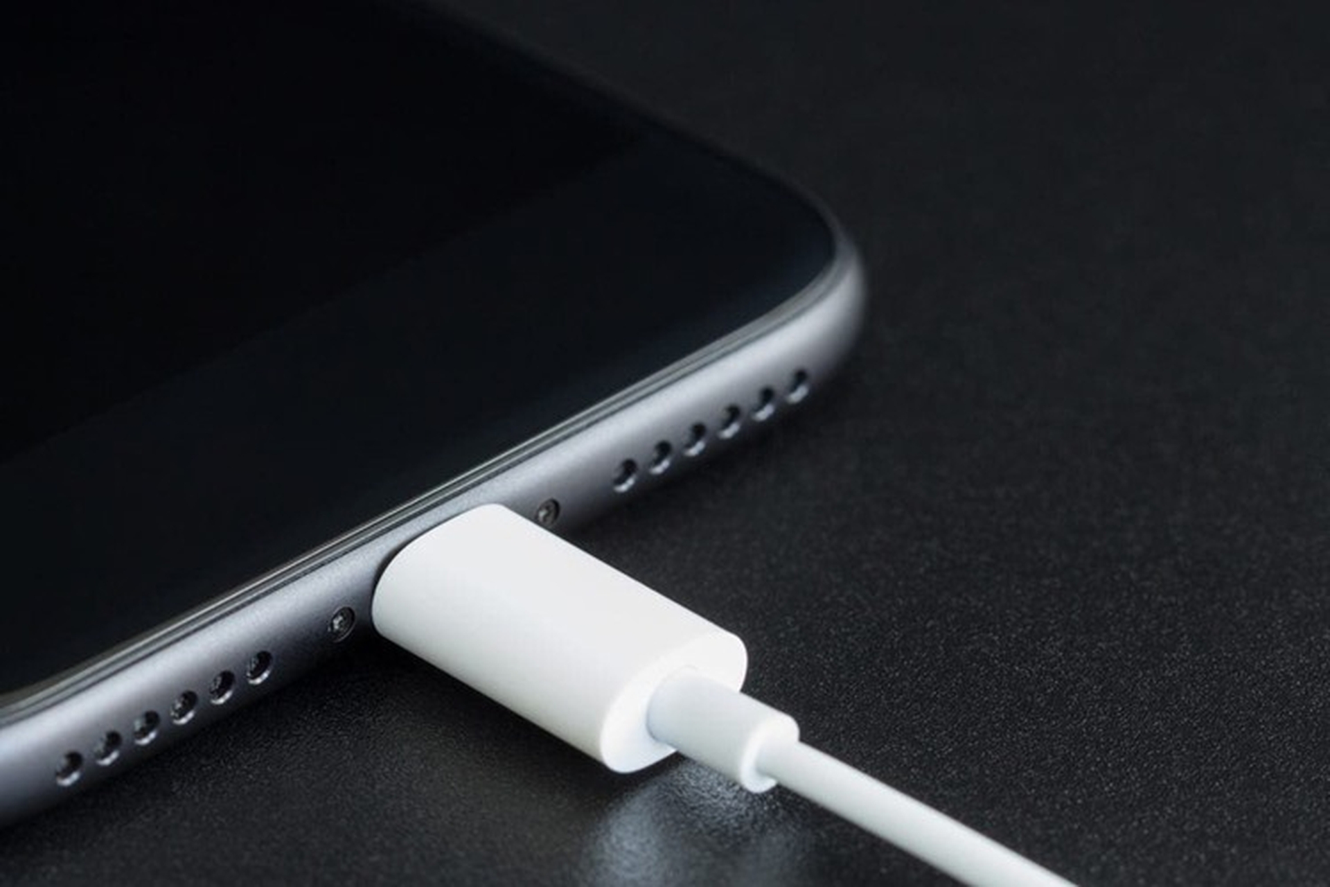 Apple: Đây là những cách mà người dùng có thể tiết kiệm pin cho iPhone 