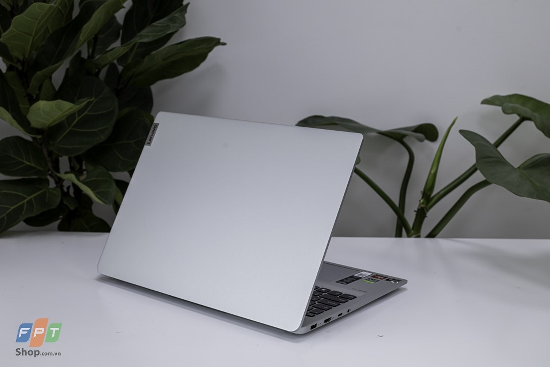 LENOVO IdeaPad 5 Pro: R5 6600HS/16G/16in IPS 2K 120Hz/GTX1650/BH 18th! - 1