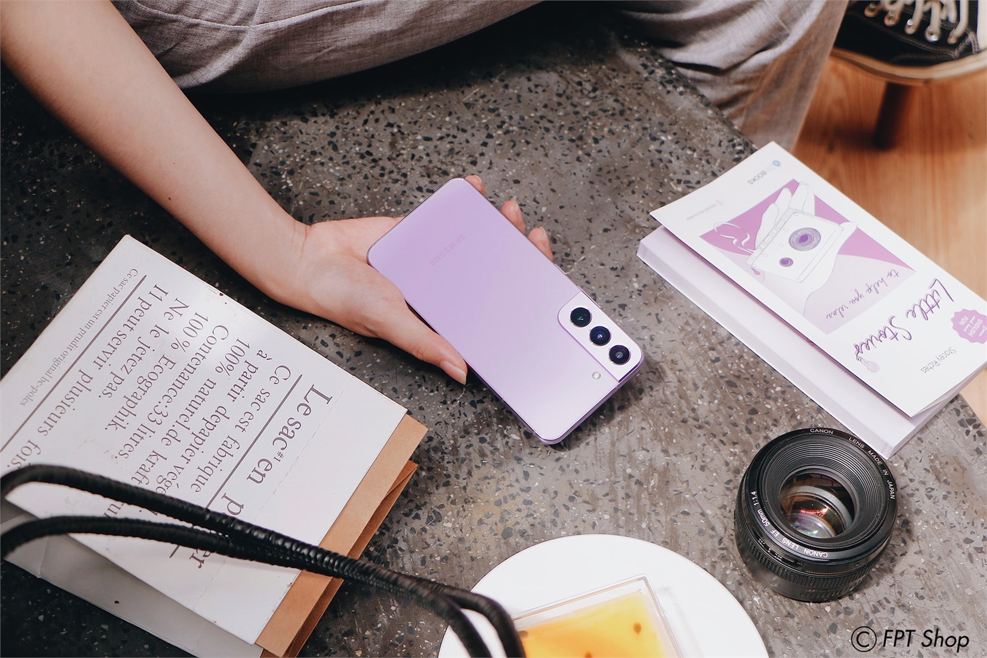 FPT Shop tặng voucher CGV trị giá 200.000 đồng cho chủ sở hữu Galaxy S22 tím Bora