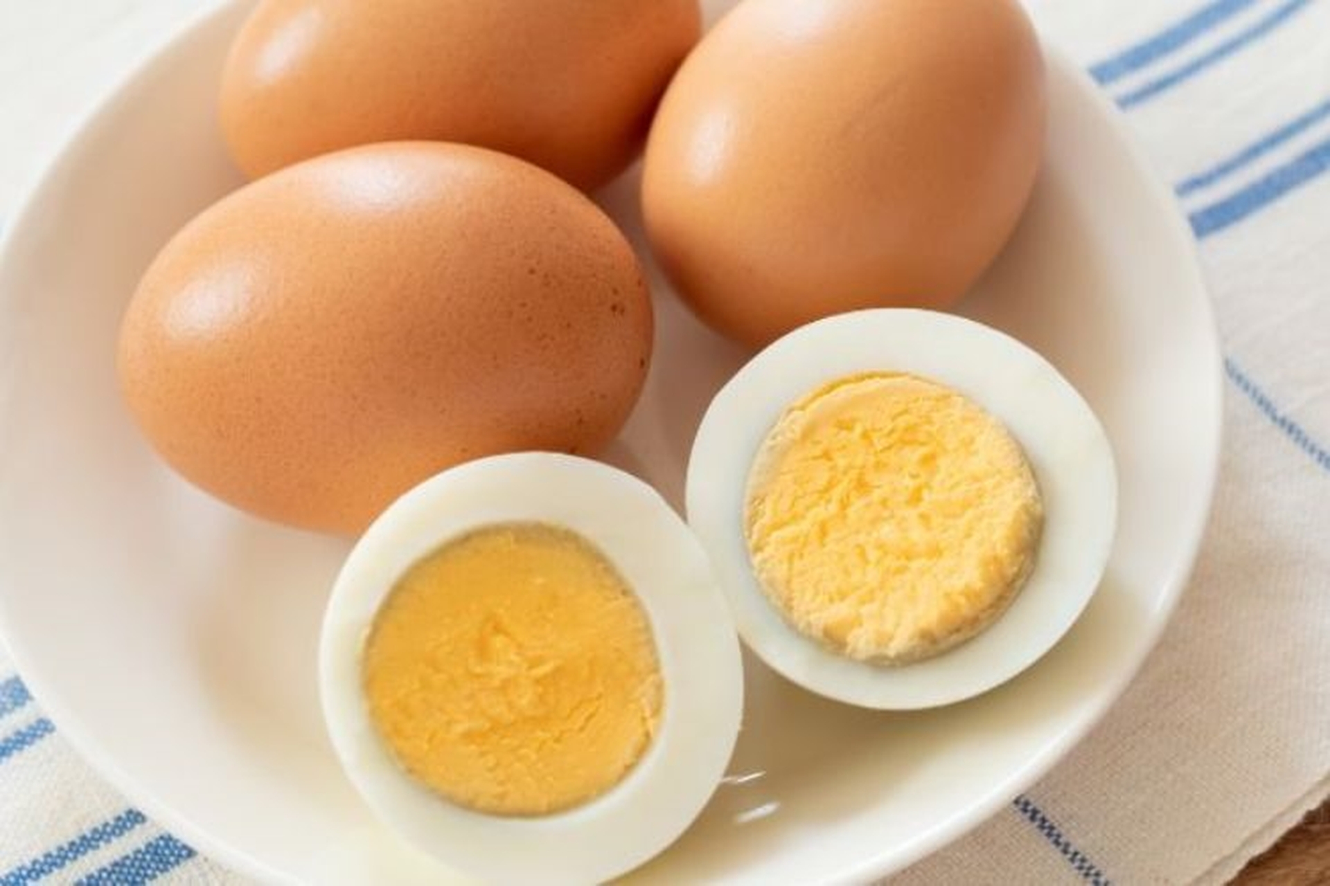 1 quả trứng bao nhiêu calo? Những lưu ý khi chế biến và sử dụng trứng trong thực đơn hàng ngày