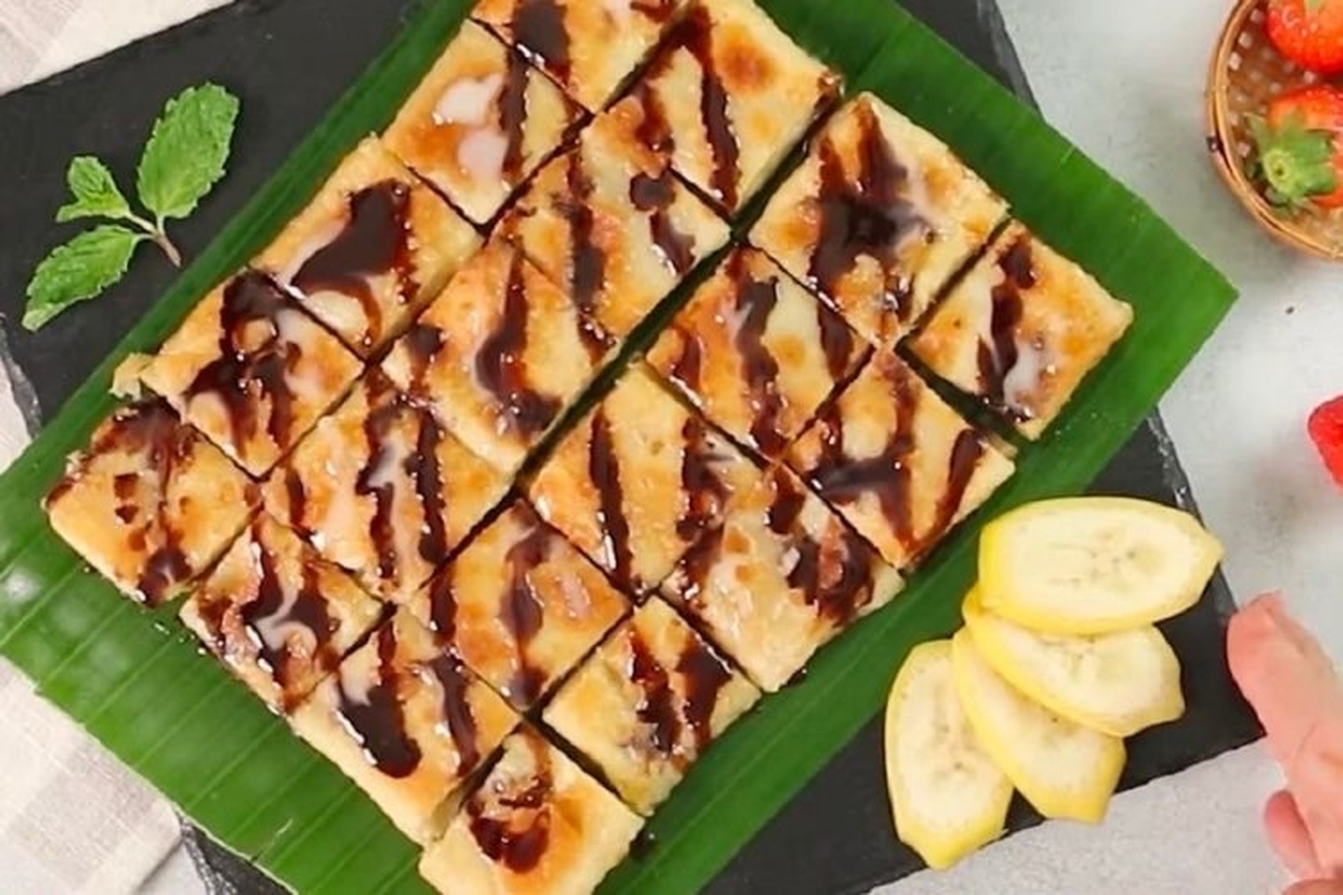 Bật mí cách làm bánh chuối Thái Lan chuẩn vị béo ngậy, mềm ngon tại nhà cực dễ dàng