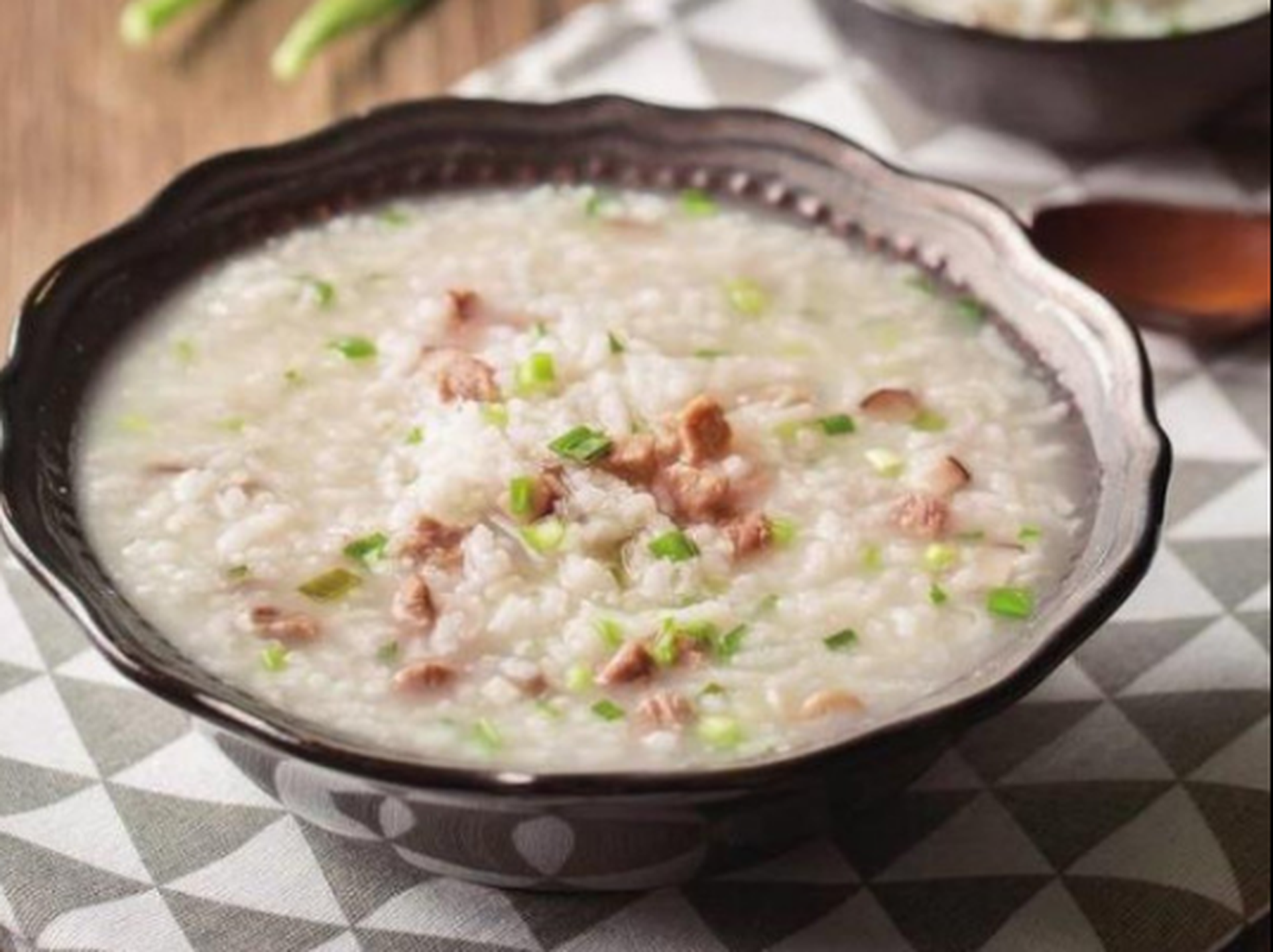Hướng dẫn cách nấu cháo thịt bò tại nhà thơm ngon, bổ dưỡng, phù hợp cho mọi lứa tuổi