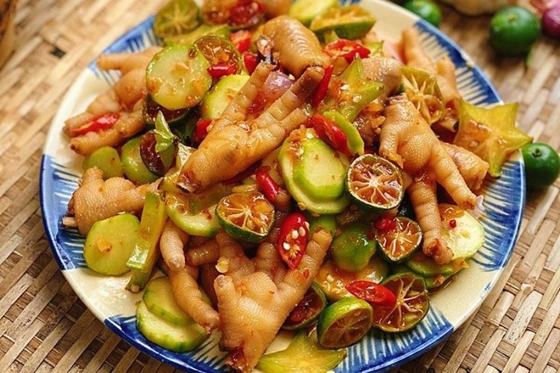 Chia sẻ cách làm chân gà sốt Thái đậm vị chua cay ngon bất bại, ăn là ghiền