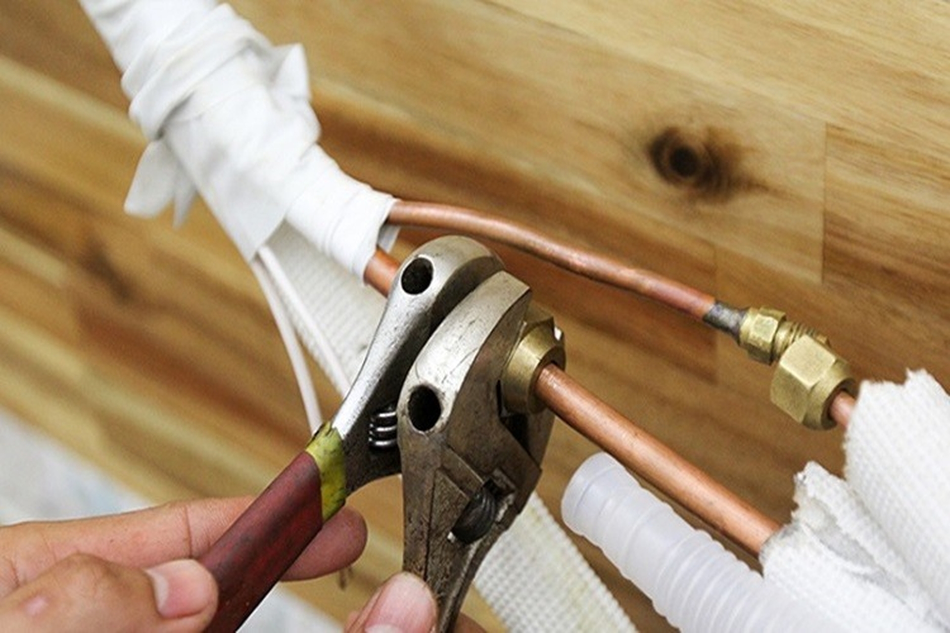 Thay mới điều hòa có cần thay cả ống đồng không?