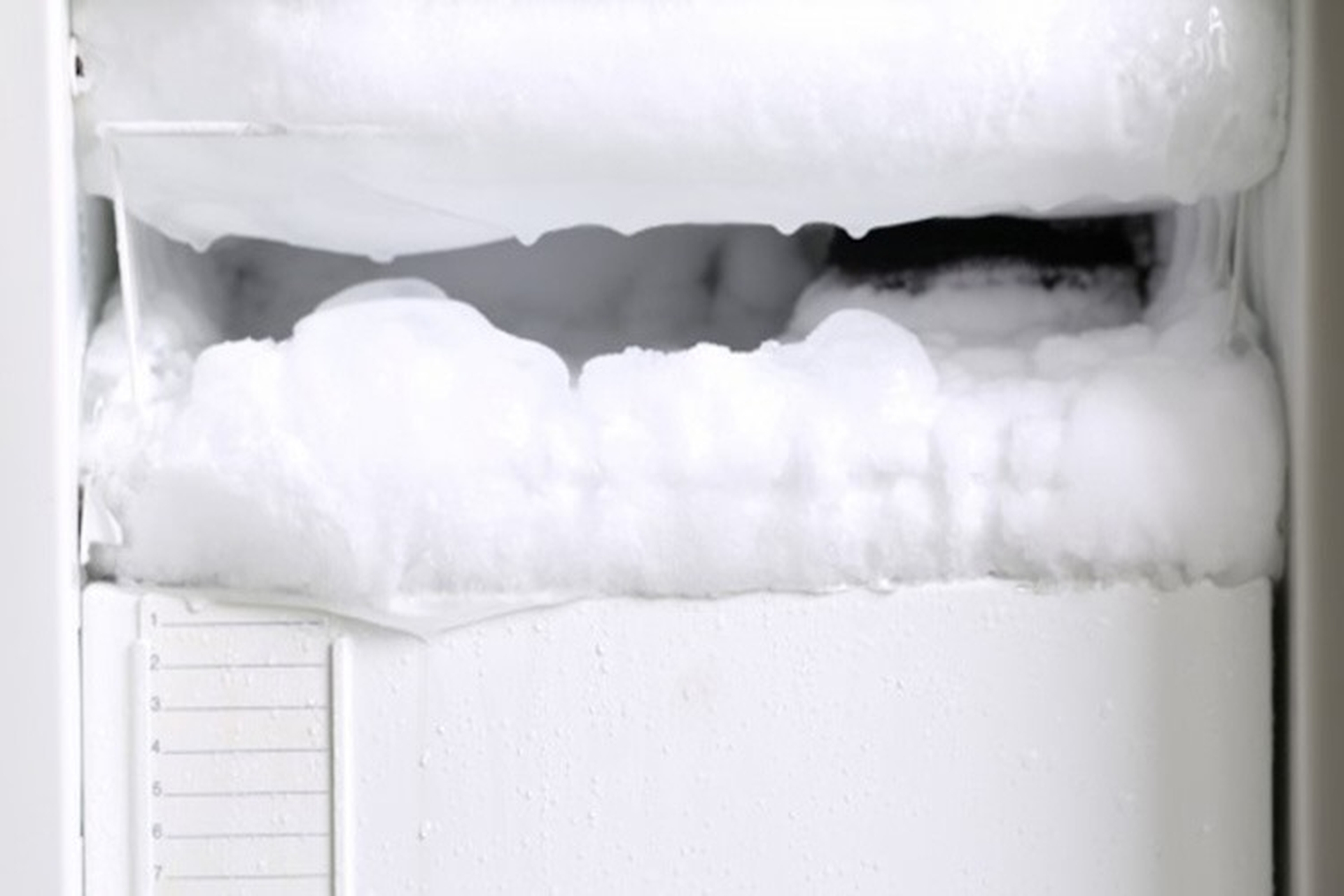 Hướng dẫn cách xử lý tủ mát Alaska bị đóng tuyết tại nhà đơn giản nhưng không phải ai cũng biết