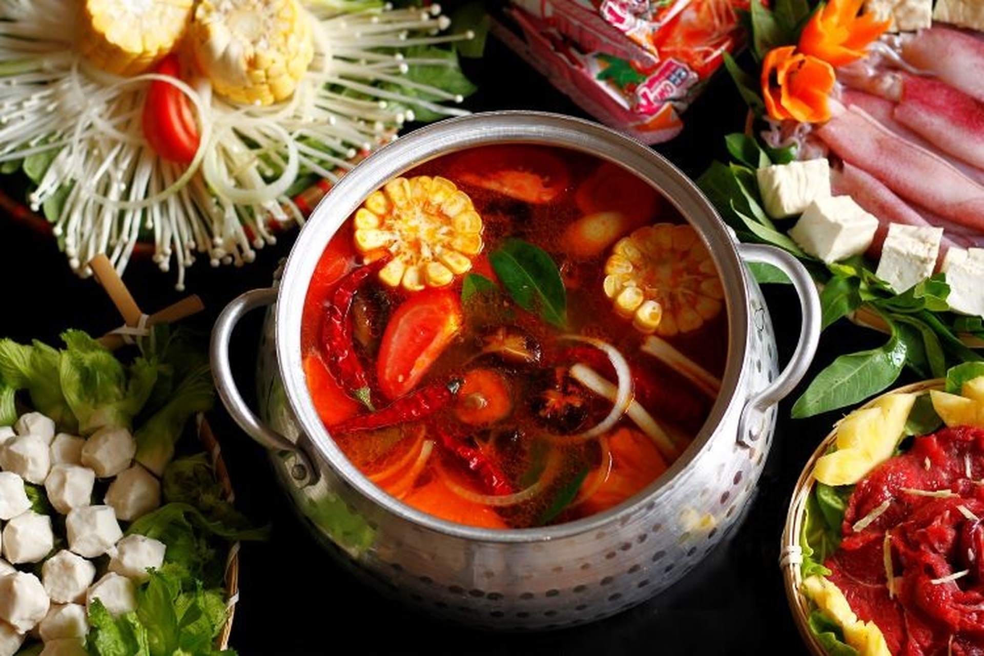Hướng dẫn cách nấu lẩu Thái chua cay -  Chinh phục hương vị đậm đà đích thực
