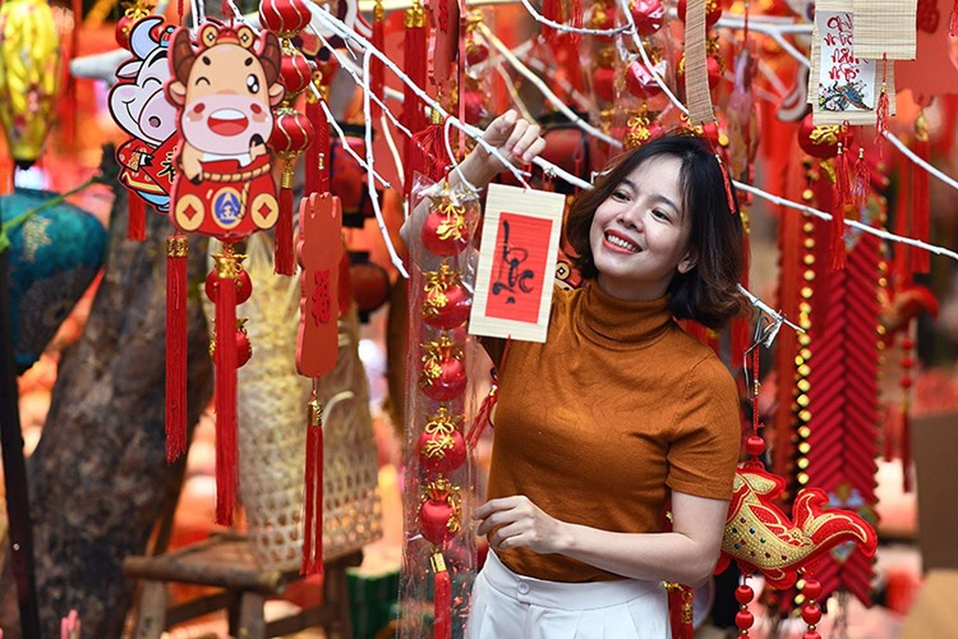 Cách xem ngày tốt khai trương đầu năm 2023 theo tuổi chính xác nhất