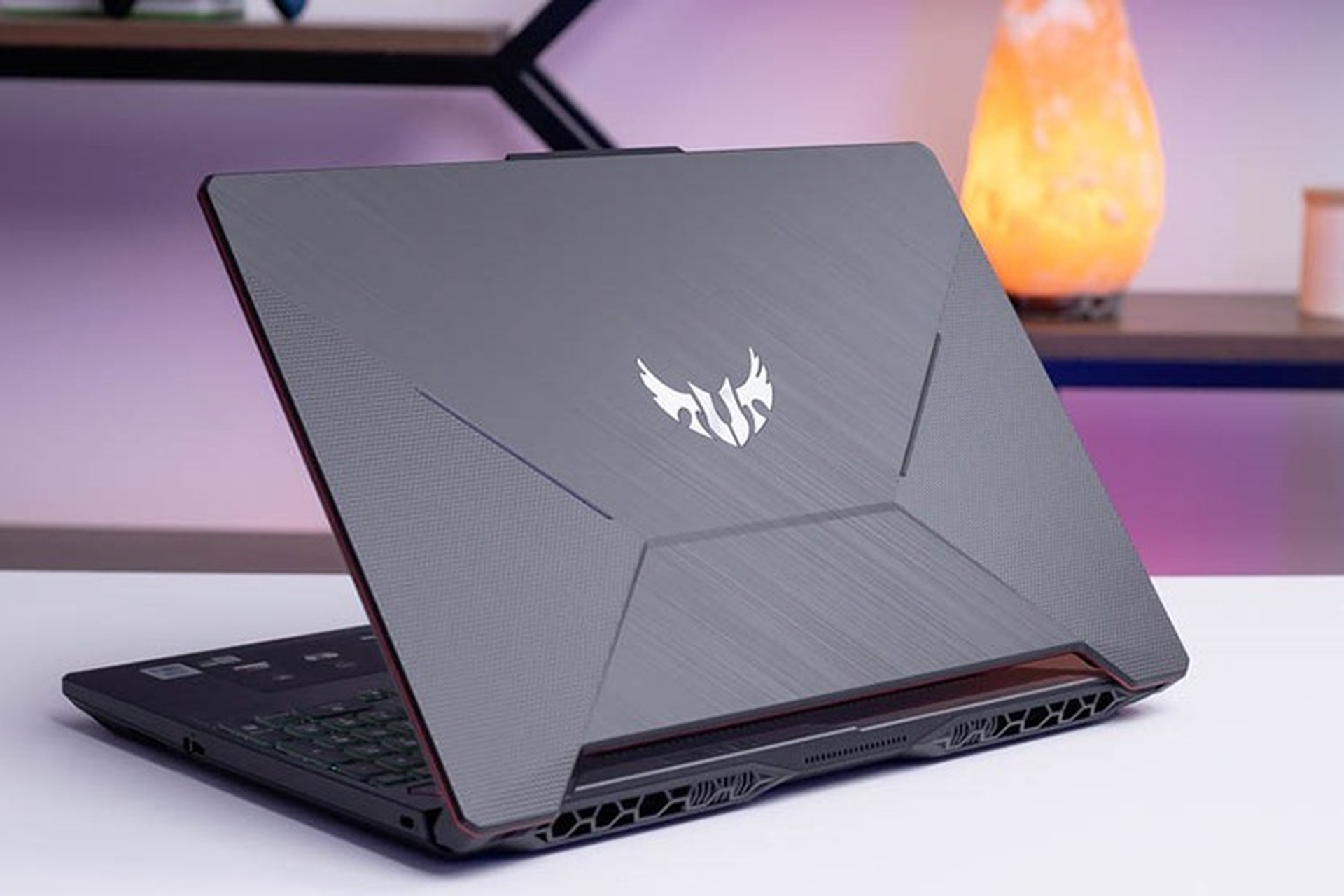 Ưu đãi hot cho học sinh, sinh viên: Loạt laptop giảm giá sốc đầu năm 2023 tại FPT Shop