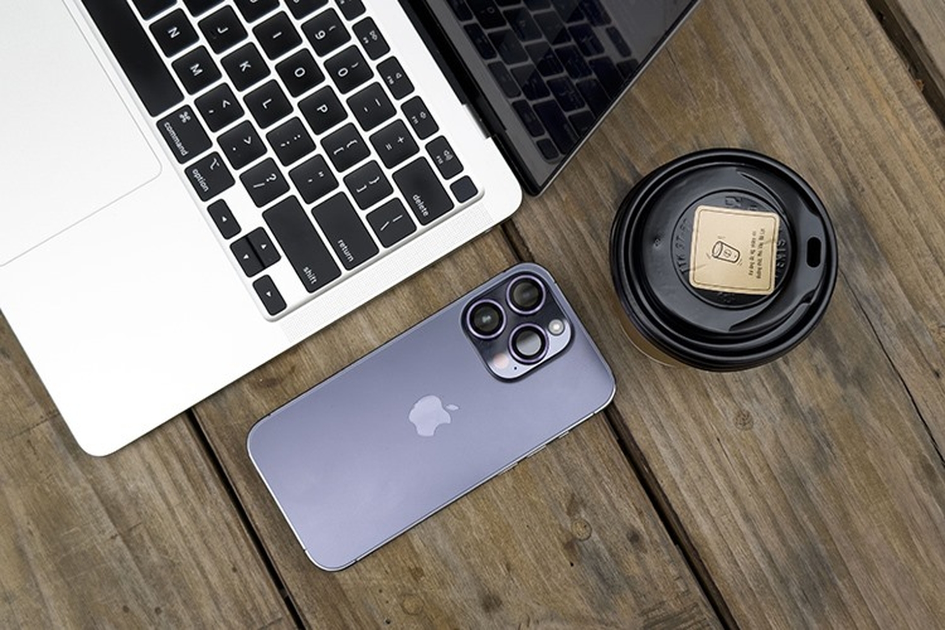 9 mẫu điện thoại iPhone giảm giá Valentine, sale đến 9 triệu đồng