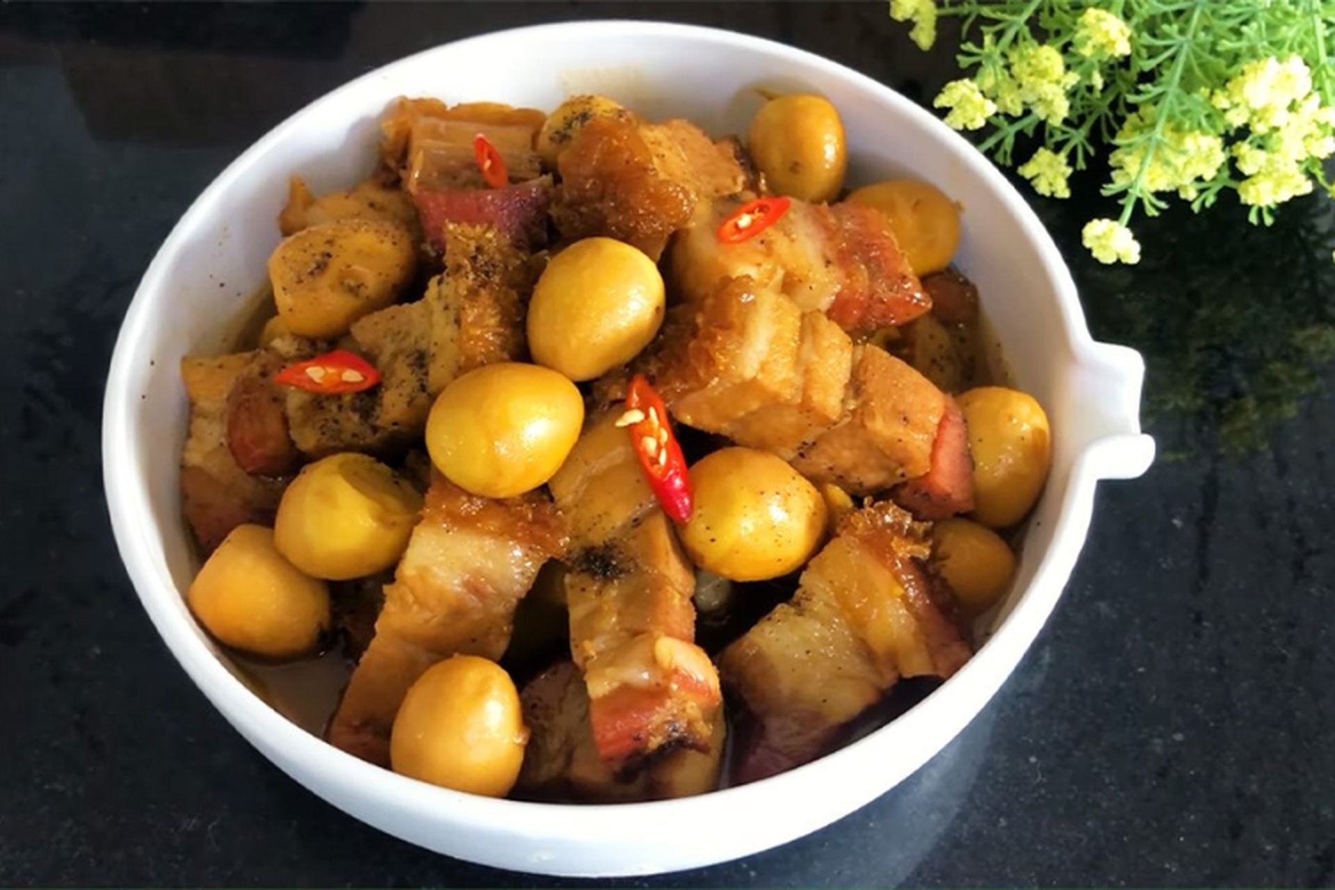 Tổng hợp 2 cách làm thịt heo quay kho nước tương, kho tàu thơm ngon, dễ làm