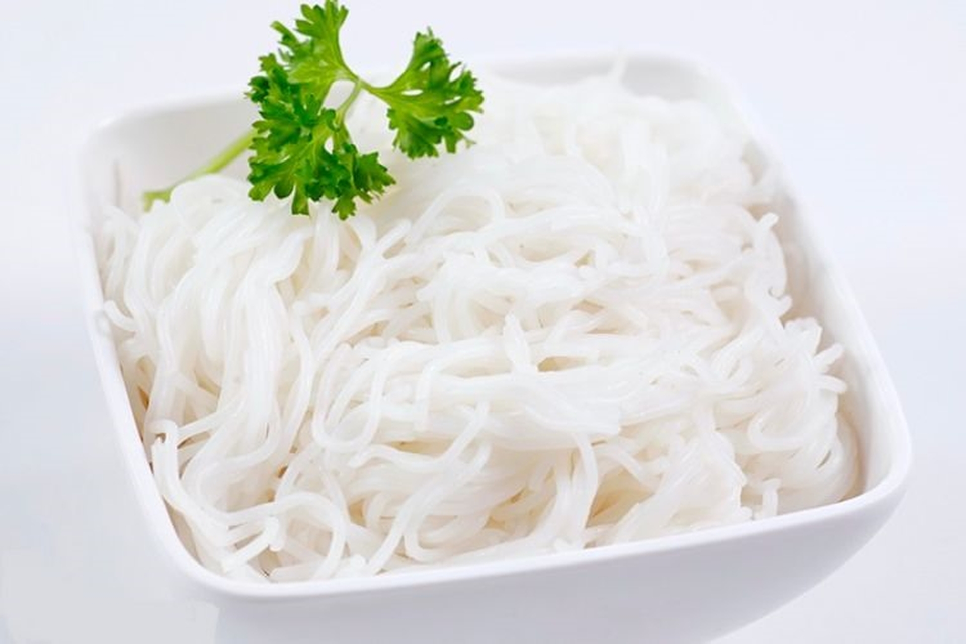100g bún bao nhiêu calo? Ăn bún có tăng cân không, nên ăn như thế nào để duy trì cân nặng