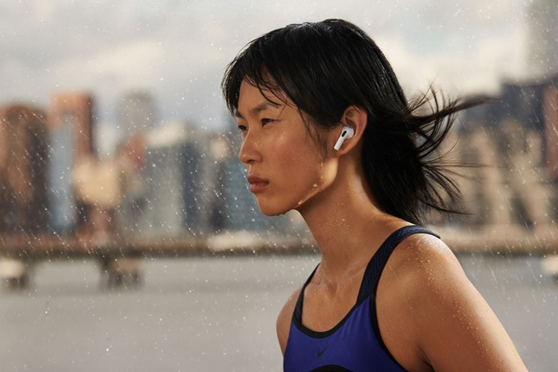 AirPod 3 có chống nước không? AirPods 3 khi vào nước thì phải làm sao?