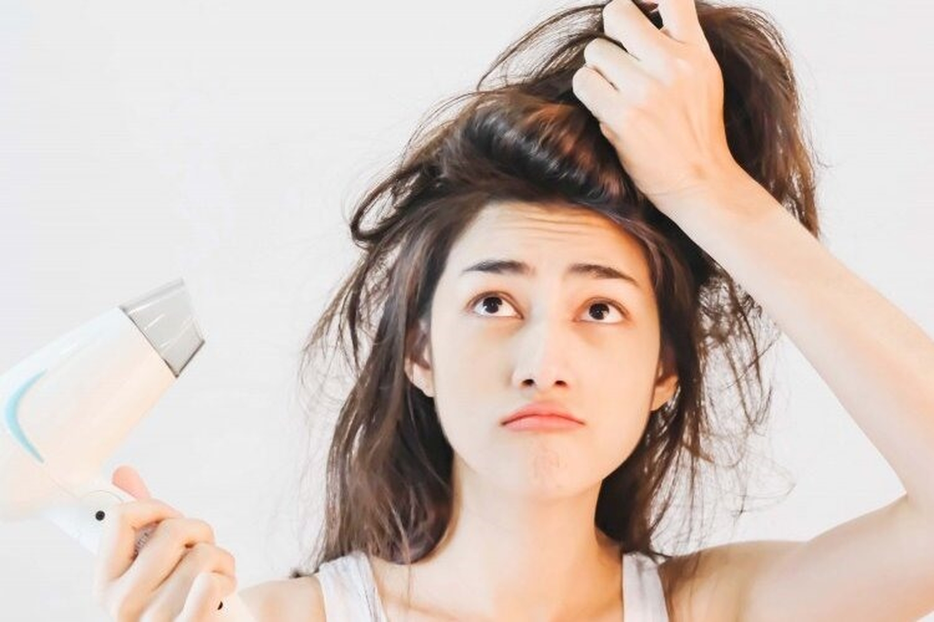 Sấy tóc nhiều có tốt không? Các nguyên tắc để bảo vệ mái tóc chắc khỏe khi sử dụng máy sấy