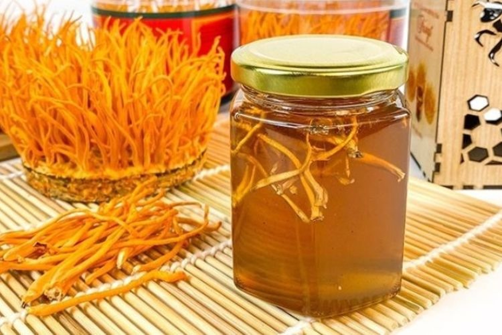 Cách ngâm đông trùng hạ thảo với mật ong