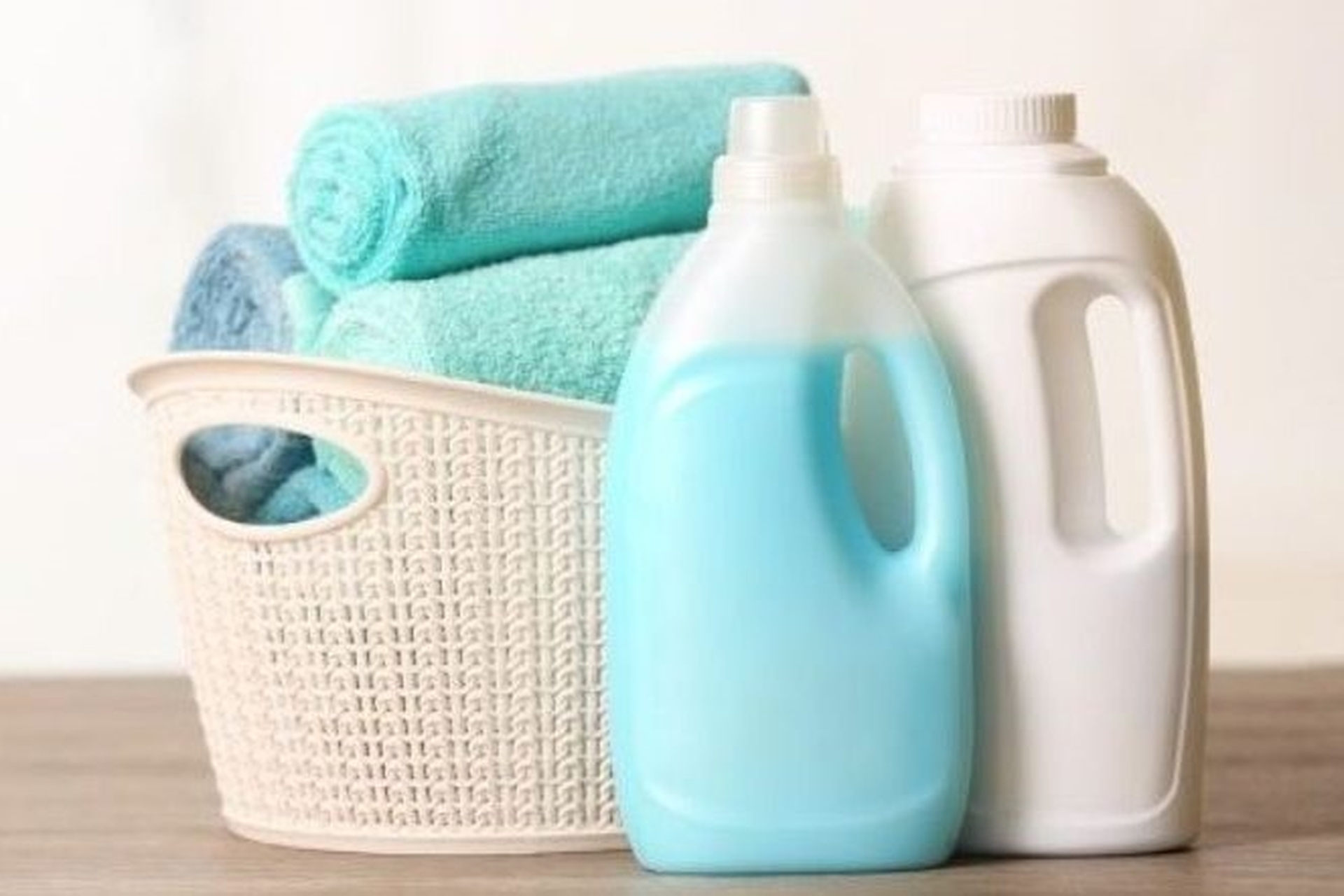 Cách dùng nước xả vải thơm cho máy giặt để quần áo luôn thơm tho như giặt ở tiệm