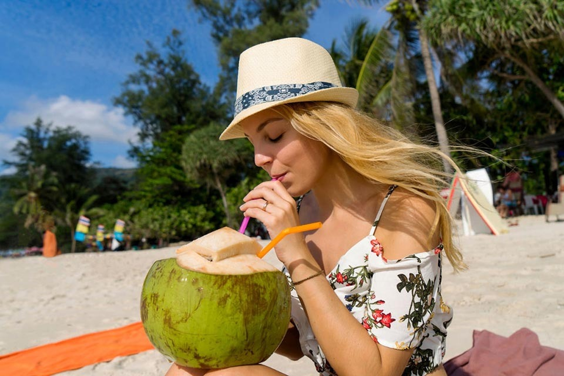 Nước dừa để qua đêm có còn uống được hay không? Cách bảo quản nước dừa tươi ngon