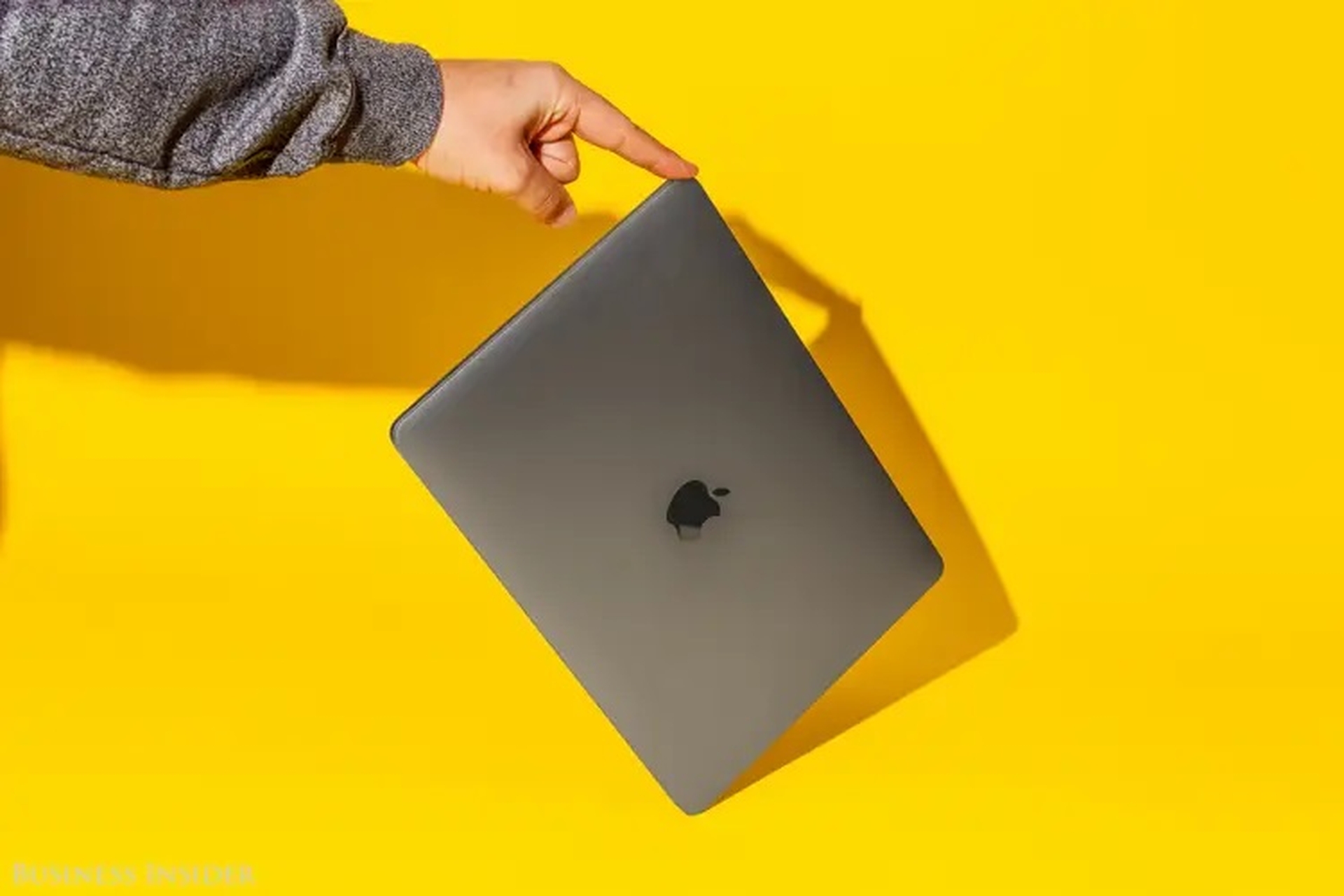 MacBook là gì? Tất tần tật những điều bạn cần biết về dòng laptop cao cấp của Apple
