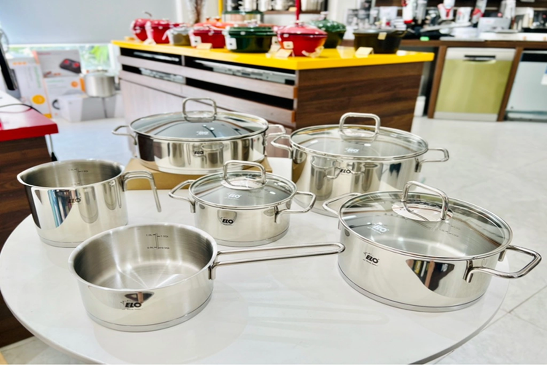 Báo giá bộ nồi Đức mới nhất 2024: Đầy đủ và chi tiết để bạn dễ dàng tham khảo